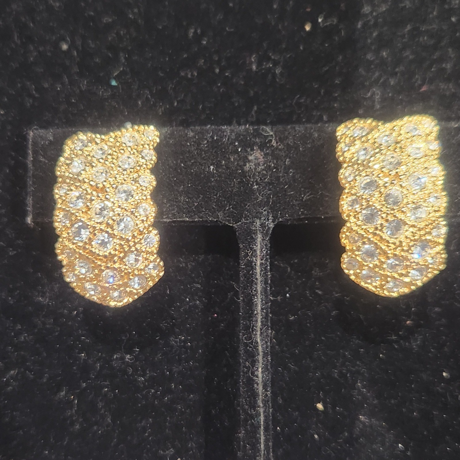 Gold Tone Pave Rhinestone Clip On Earrings Vintage Style Scalloped J Hoop