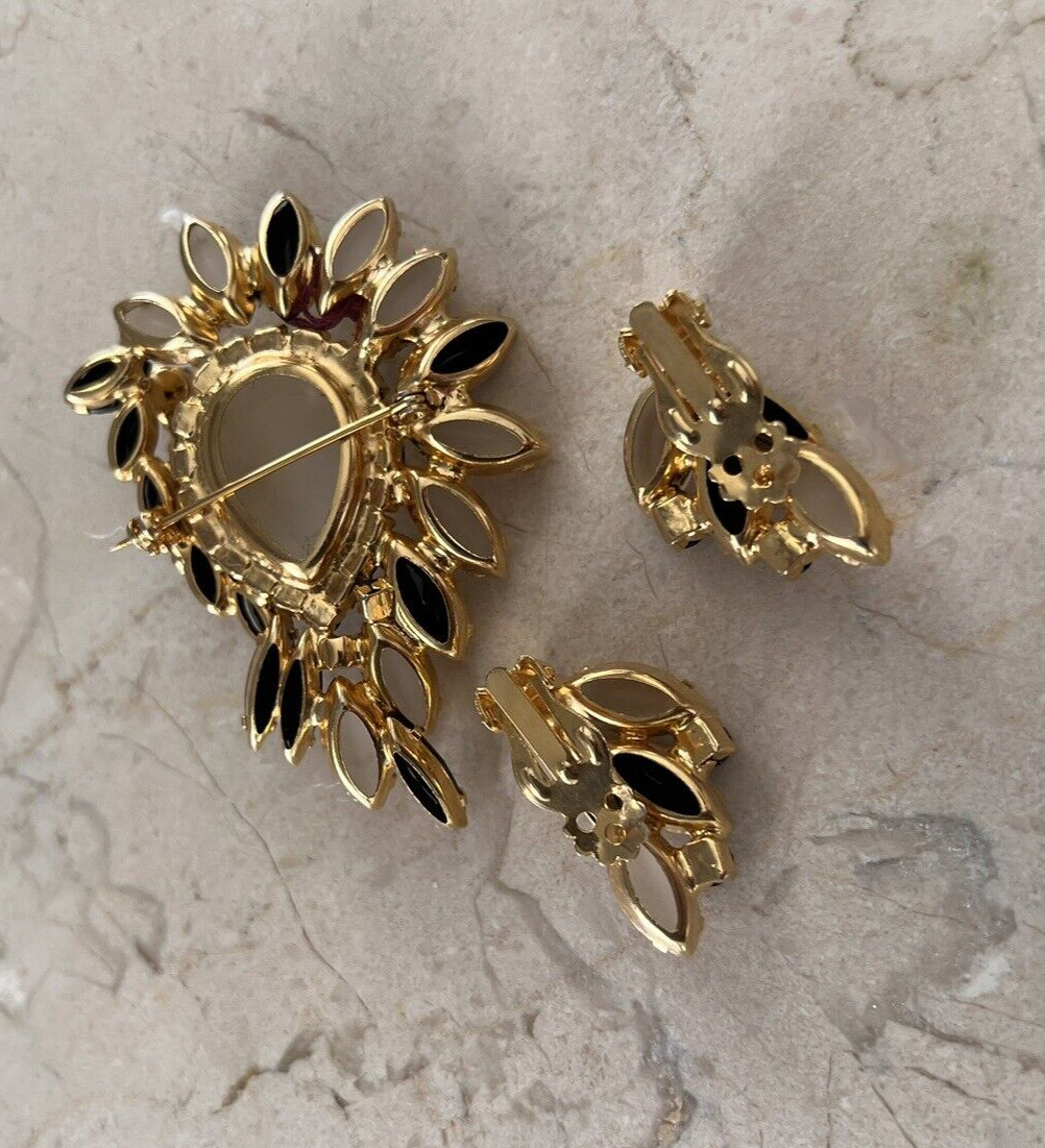 Vintage Juliana Frosted & Black Glass Crystal Rhinestone Pin Earrings Set