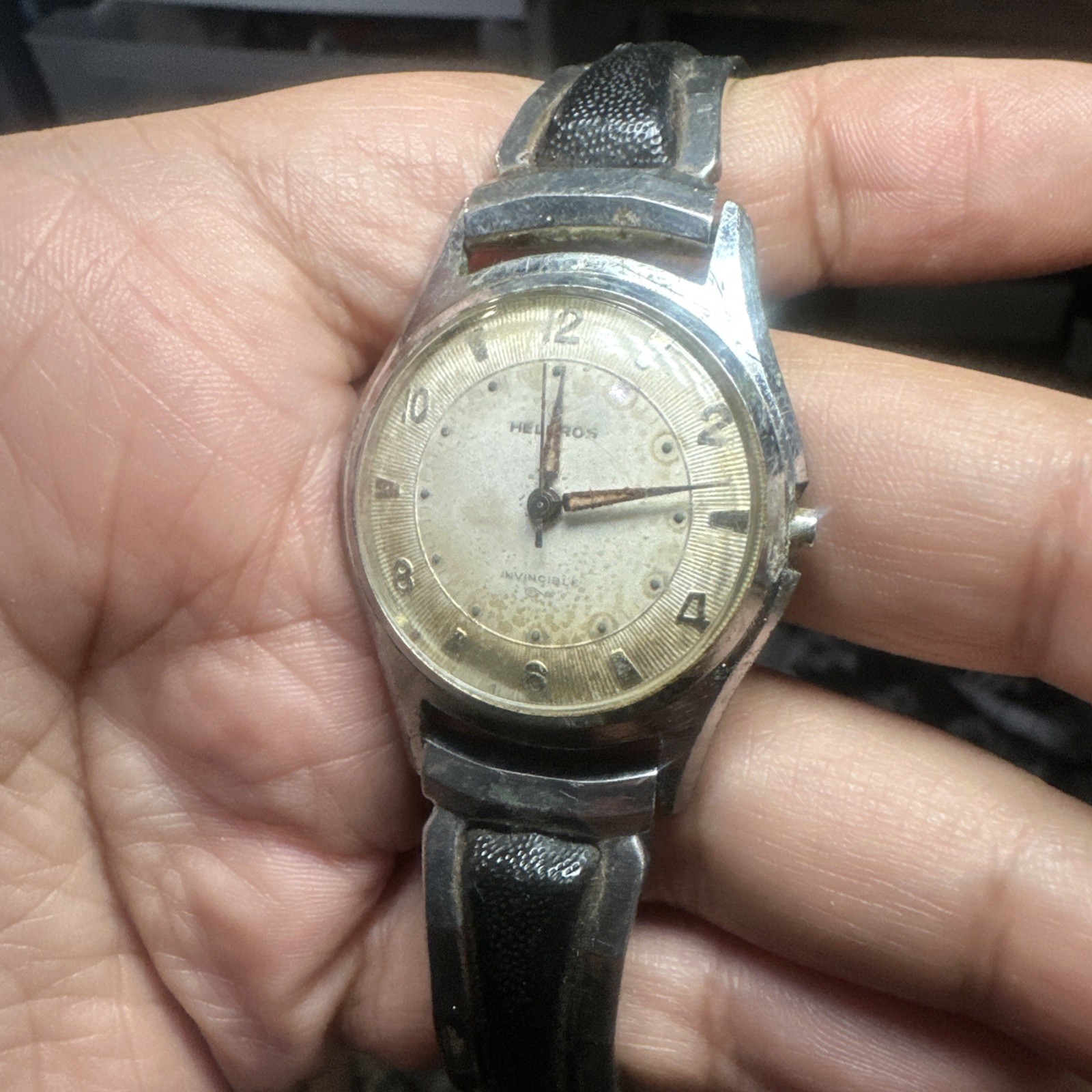 Vintage HELBROS INVINCIBLE gold mens Manual Wind 33mm Mens Watch – For Repair