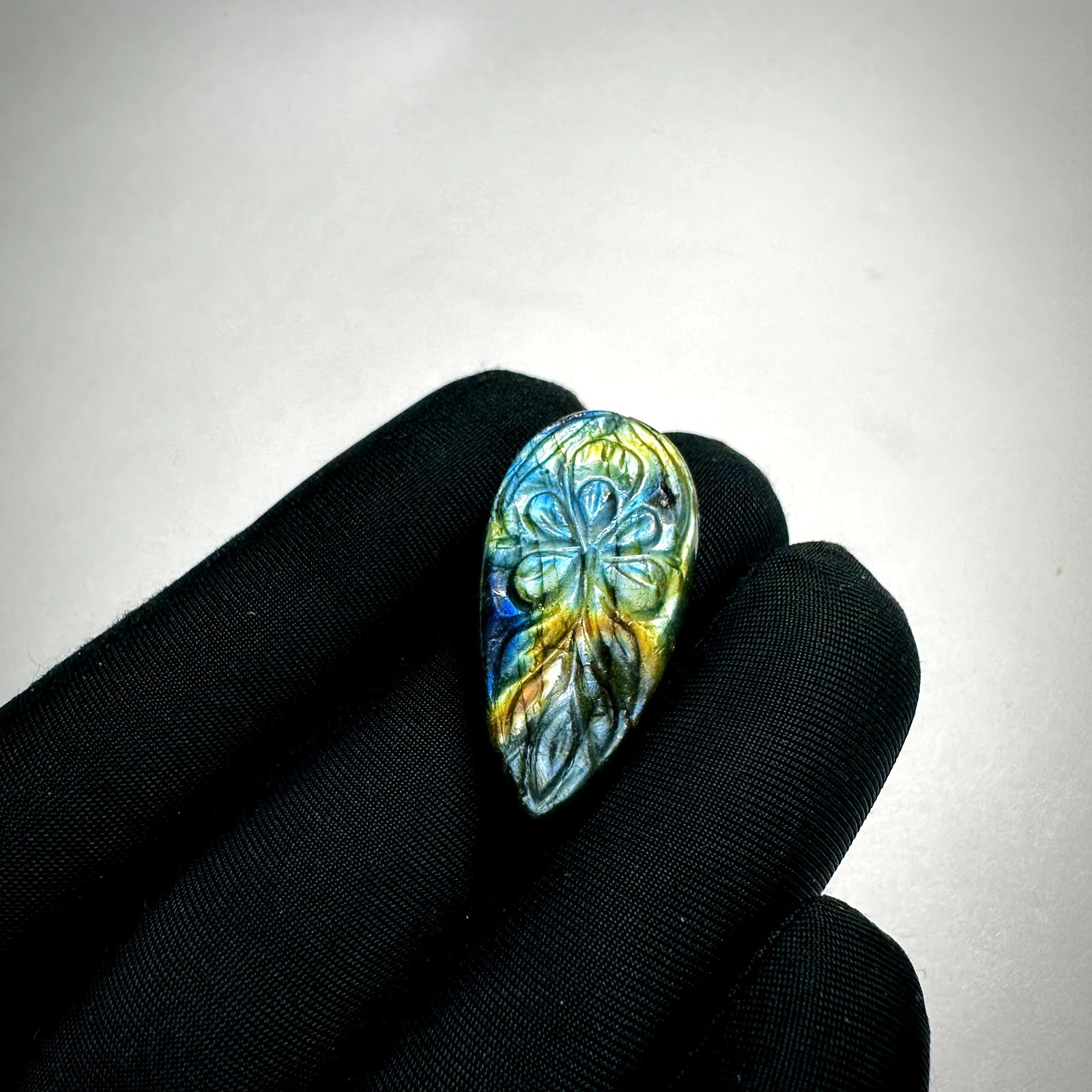 8x15x30mm Natural Labradorite Carved, Healing Crystal Jewelry Carved Labradorite