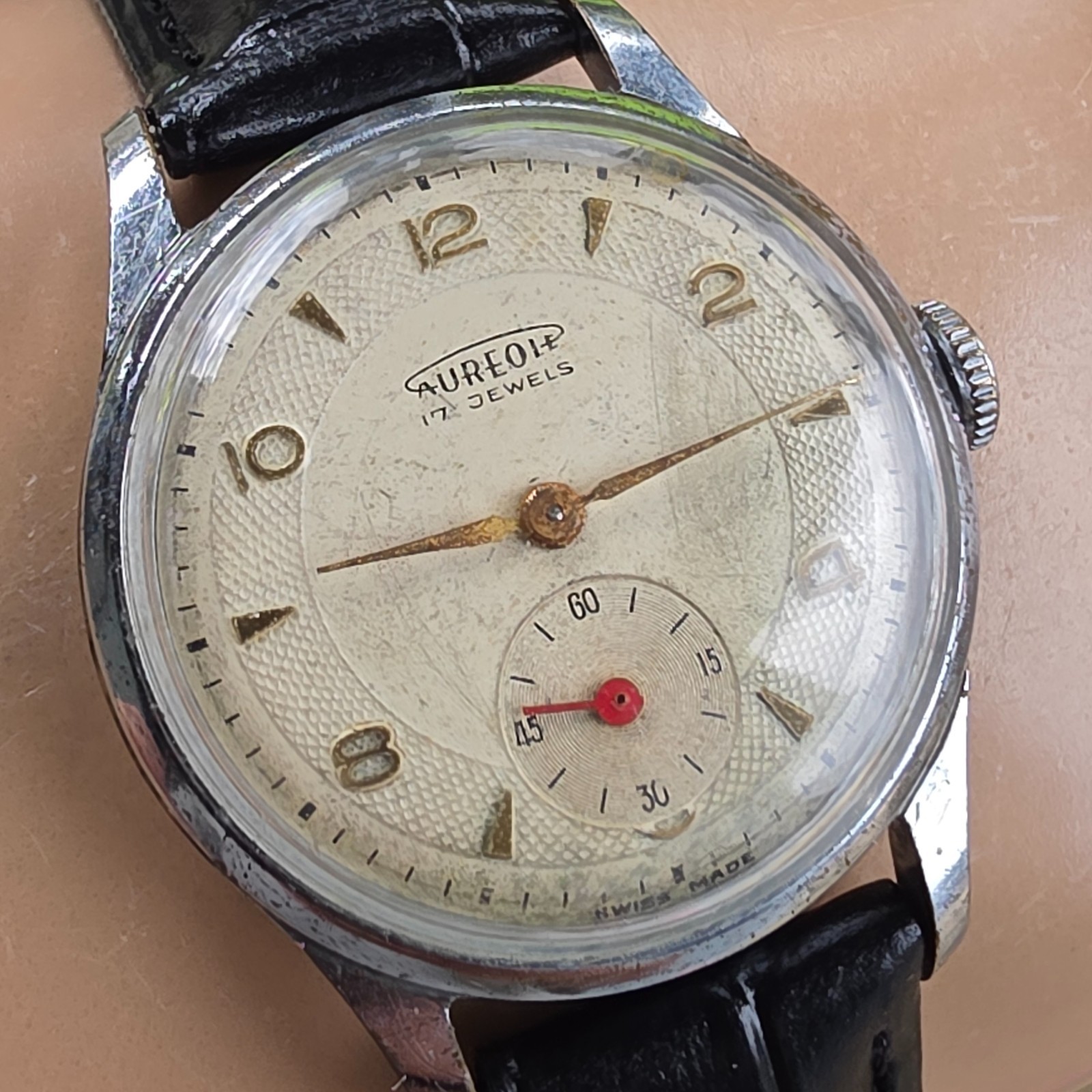 Vintage Aureole men’s manual wind watch Honeycomb Dial swiss made 1940s