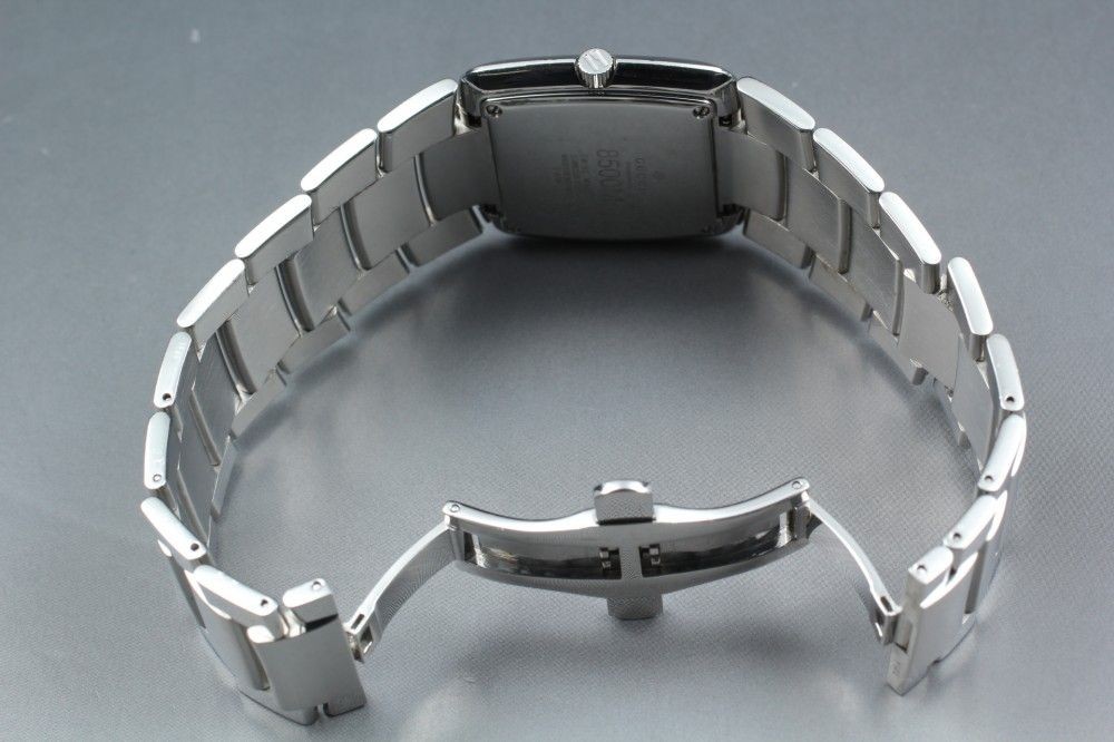 Working Item GUCCI 8500M Black Silver Date Bracelet Quartz Men’s Watch 17700