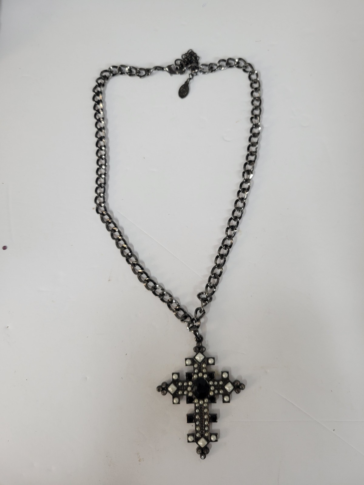 ROBERT ROSE Black & White Rhinestone Cross Pendant Necklace 18″ chain
