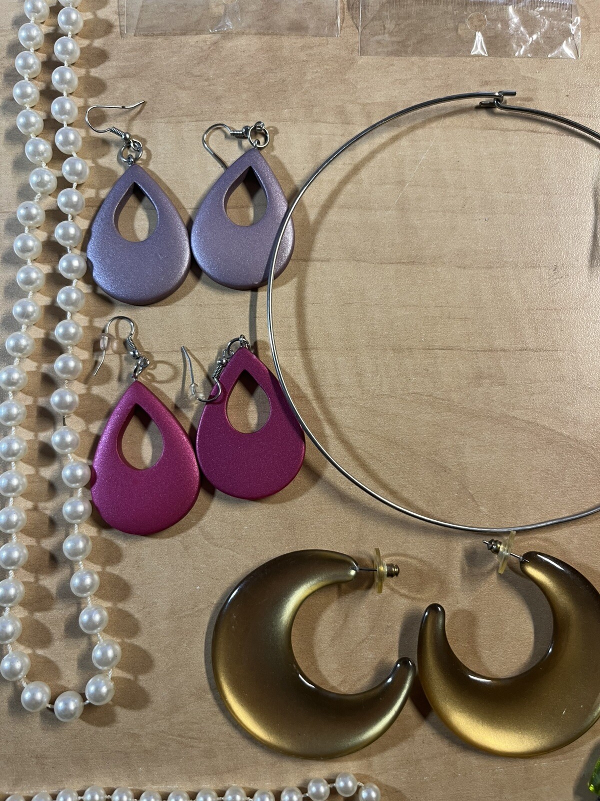 11 Piece Costume Fashion Jewelery Lot Earrings Necklaces Some NWT