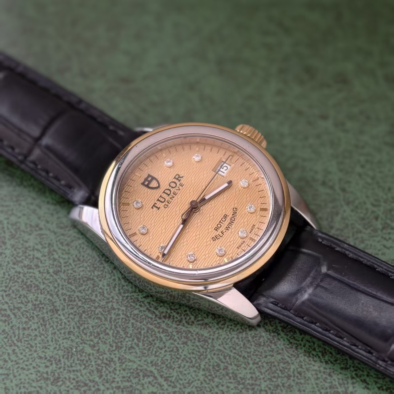Tudor Linen Champagne 10-Diam Glamour M55003-0068 Men’s Watch Automatic 36mm
