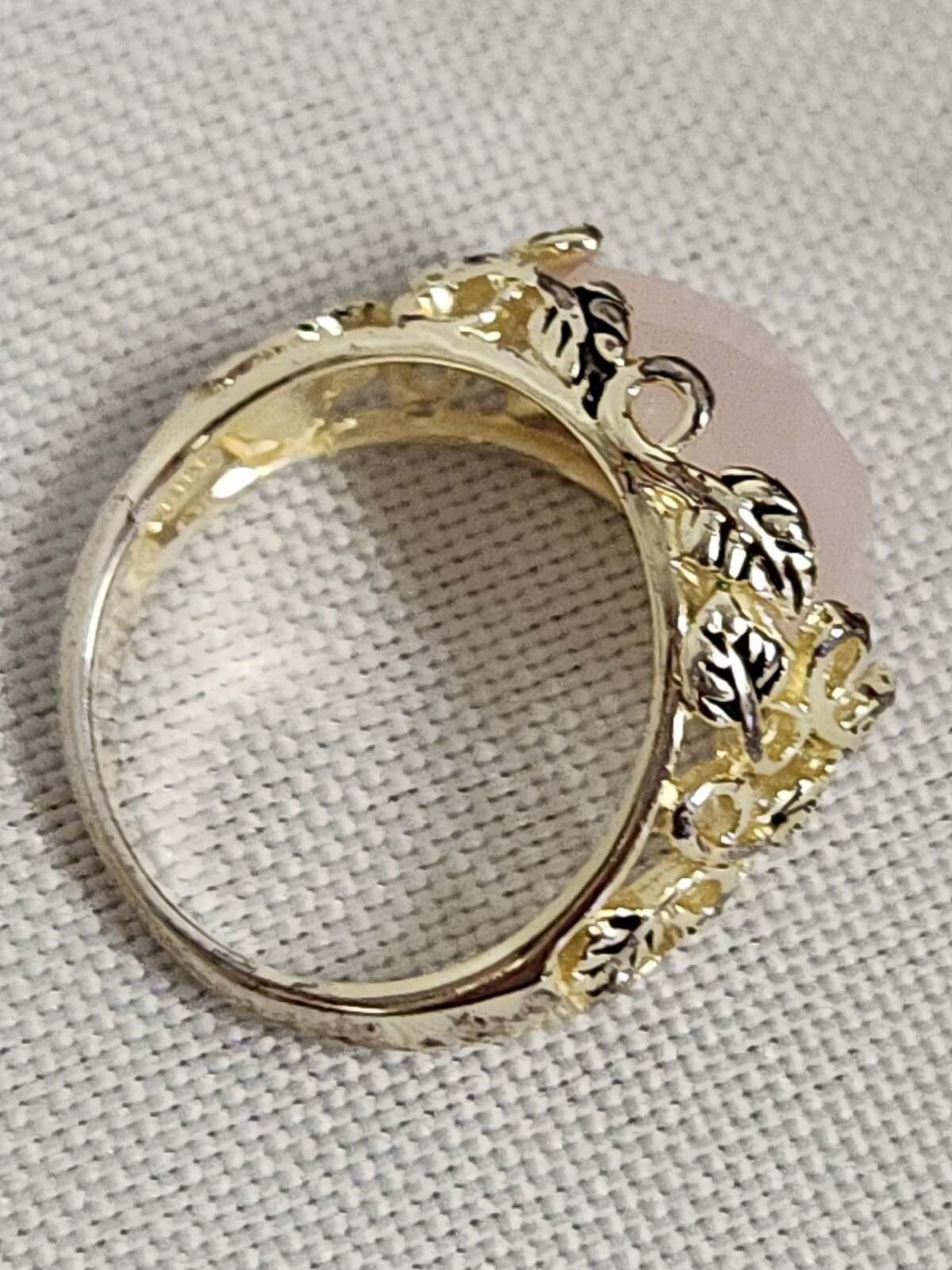 NVC NATALIYA V COLLISTER RING Gold Tone Milky Pink GEM Stone Filigree Leaves
