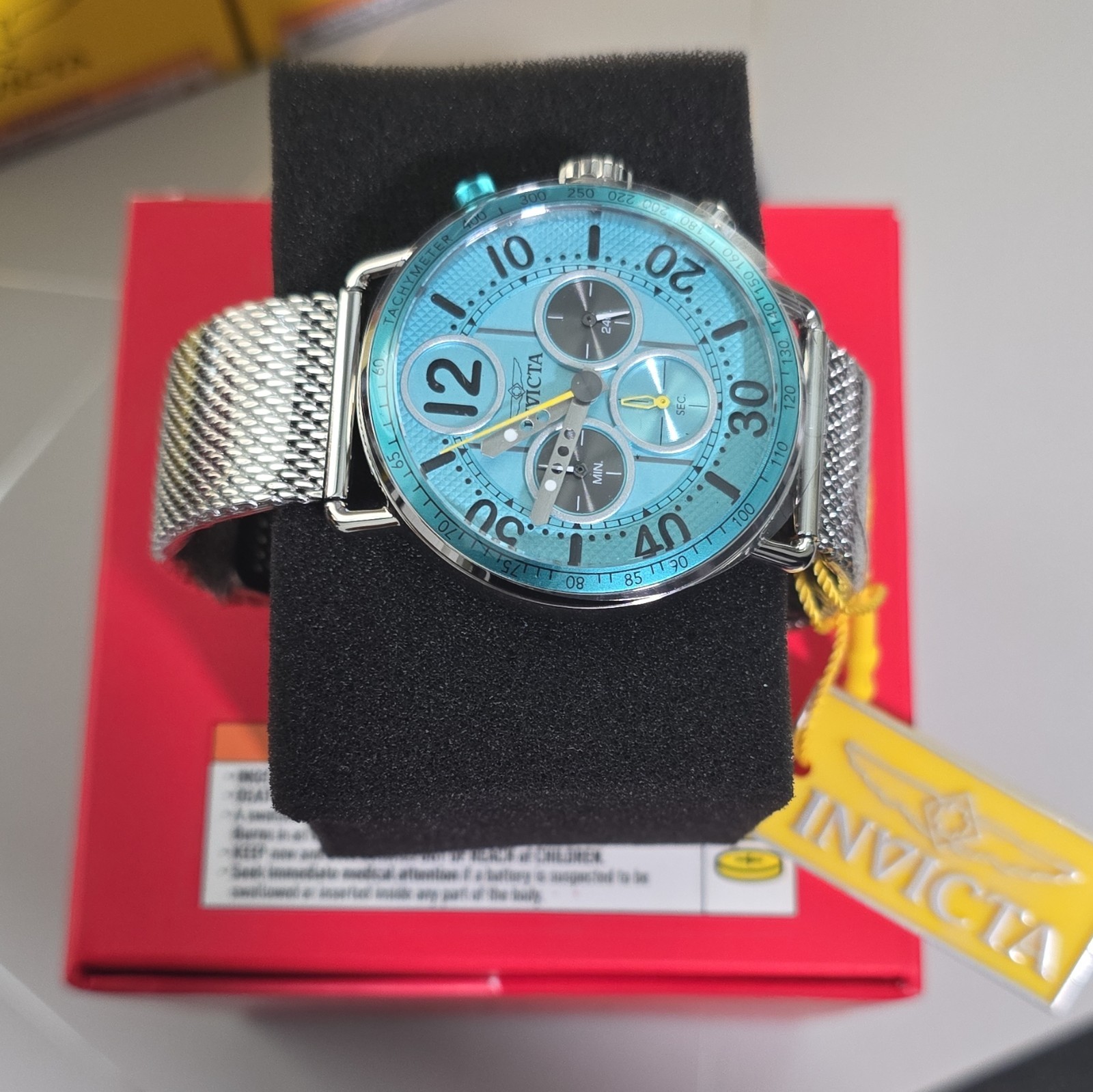 Invicta Quartz Chronograph Tachymeter Blue Dial Silver Steel Mesh Watch Box