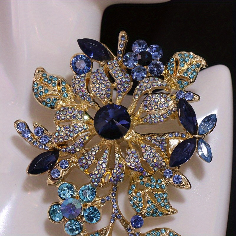 Oversized fashionable rhinestone brooch