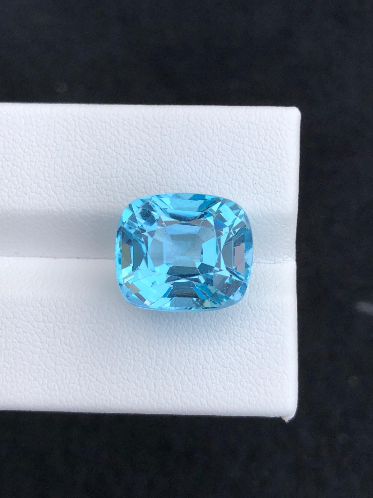 14.85 CT Beautiful Swiss Topaz Cushion shape loose Gemstone from Africa.