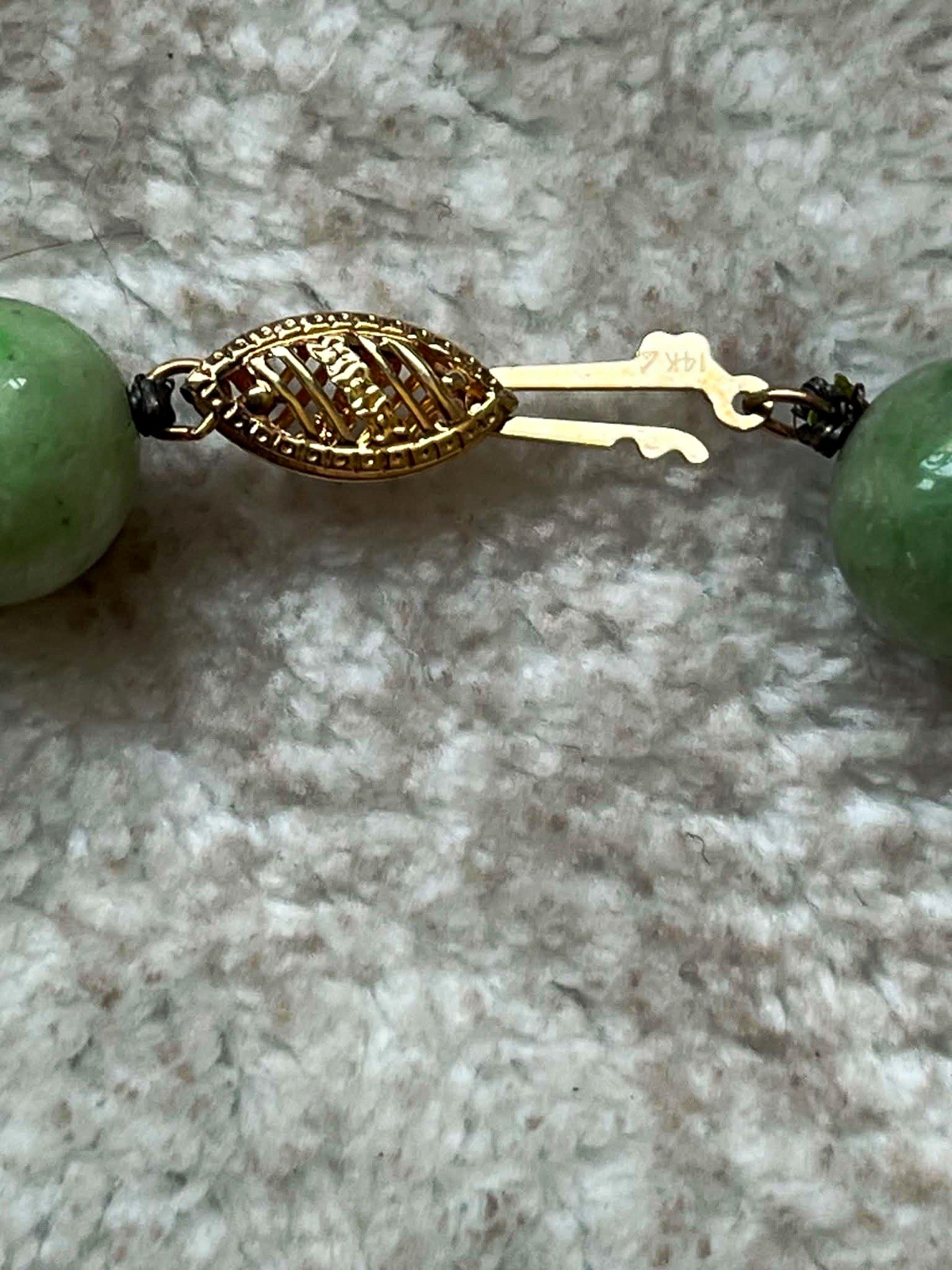 Green Jadeite Round Beaded Necklace Strand 14K Yellow Gold Barrel Clasp Signed