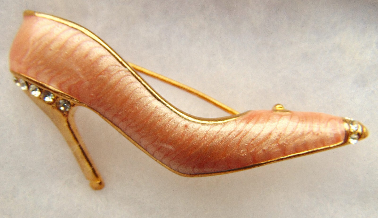 PINK RHINESTONE HIGH HEEL SHOE BROOCH PIN~ 2 1/8″ ~ 18KT GOLD PLATED ~NEW IN BOX