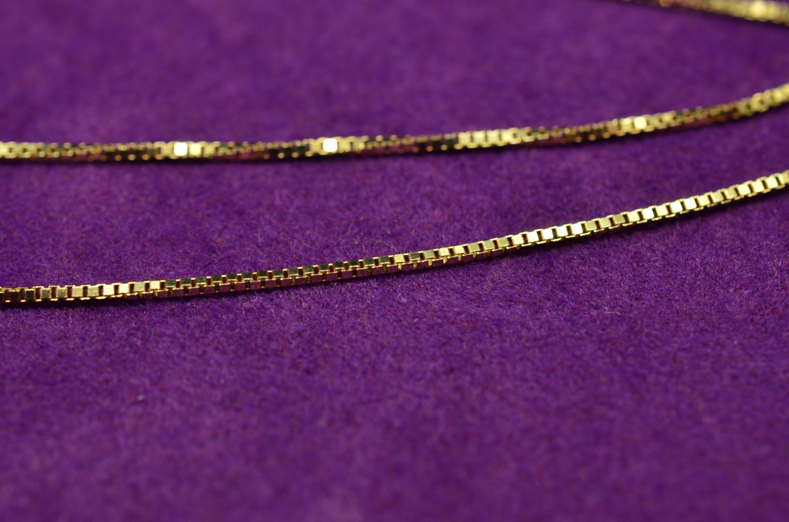 Turkish 18″ 14K Yellow Gold Box Chain Necklace 0.9mm 2.4 grams