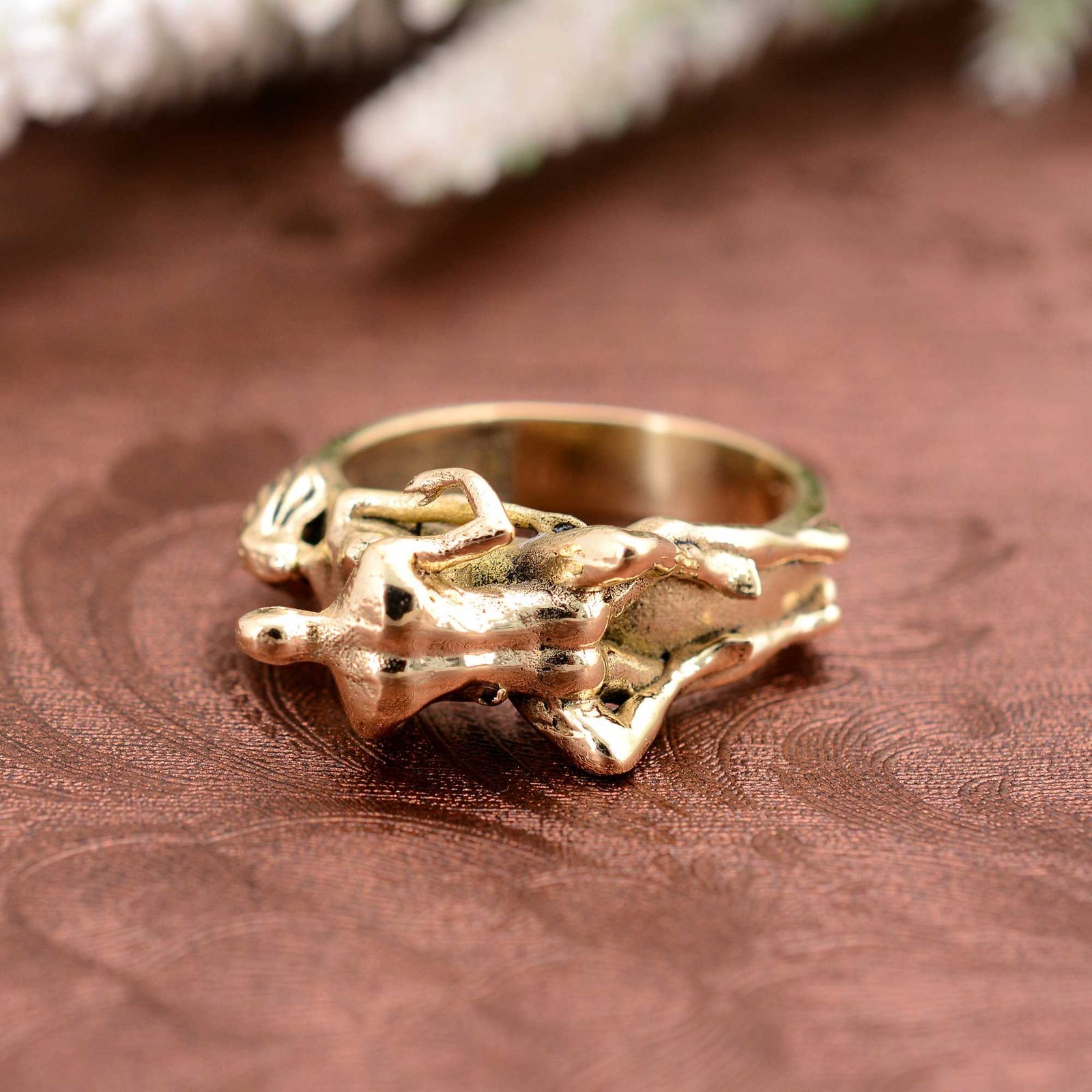 Brass Lovers Hugging Ring, Romantic Couple Embrace Design, Unique Valentine Gift