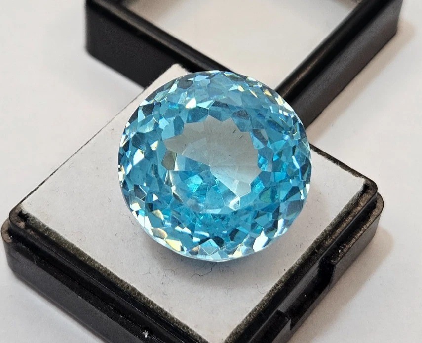 Certified Zircon Sky Blue Colour 58-60Ct Round Cut Cambodia Loose Gemstone