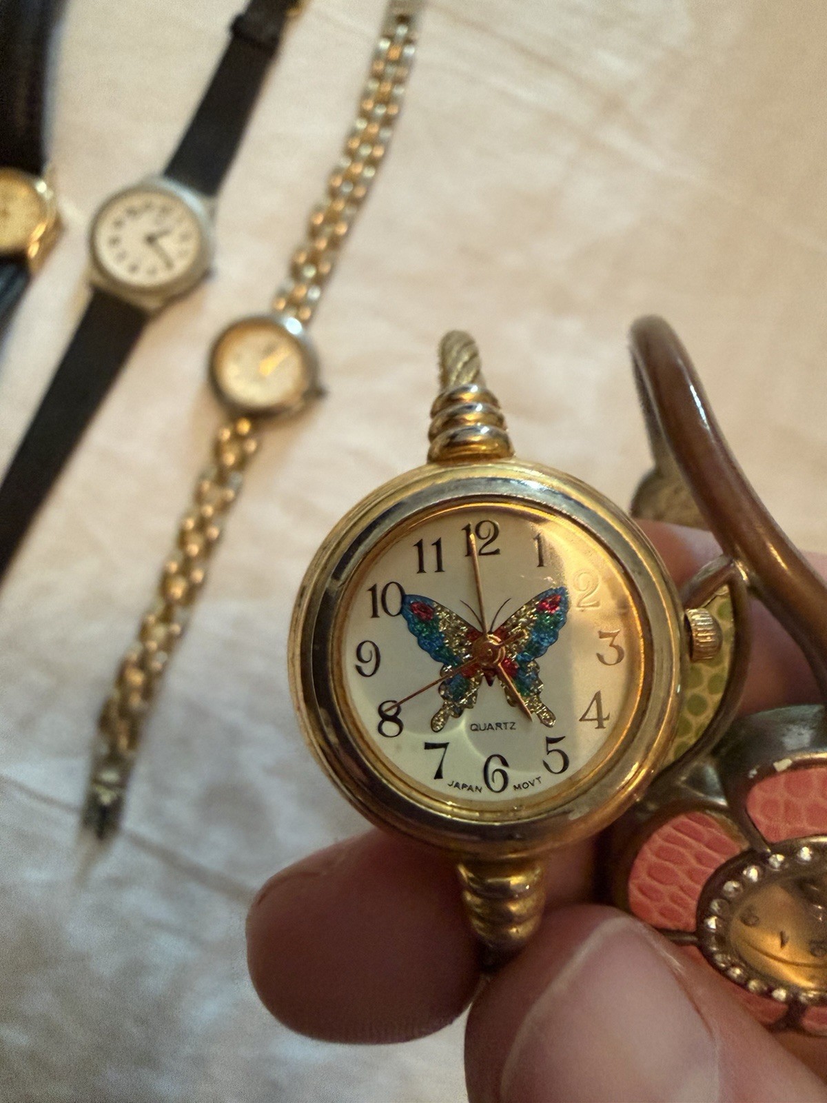 Lot vintage women wristwatches Timex, Citizen, Capezio, and other fashion watch