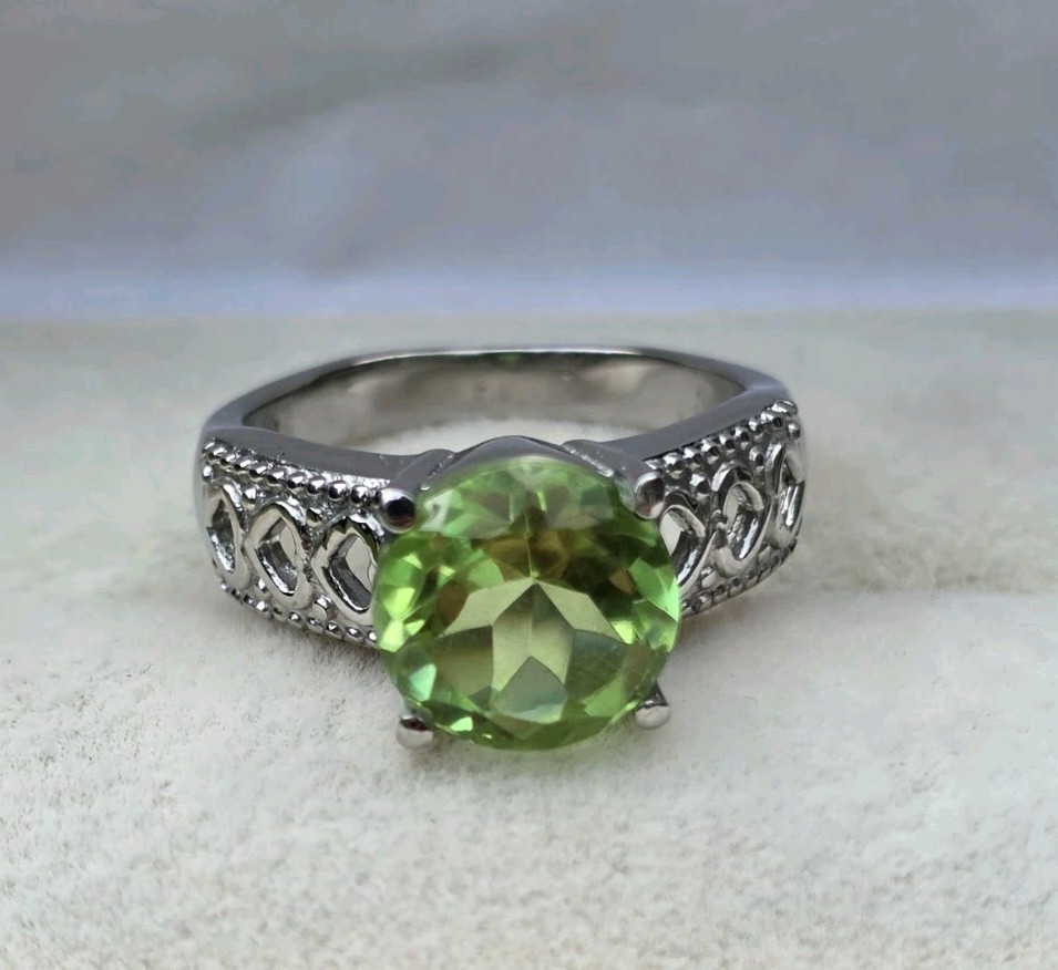 Chartreuse Quartz Solitaire Heart Band Ring in Stainless Steel 3.75 ctw Sz 8