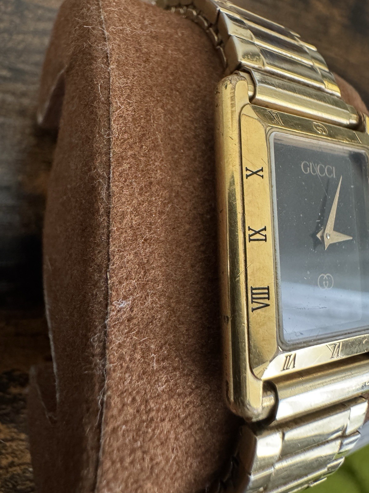 Gucci 4200L Quartz Watch Women Vintage