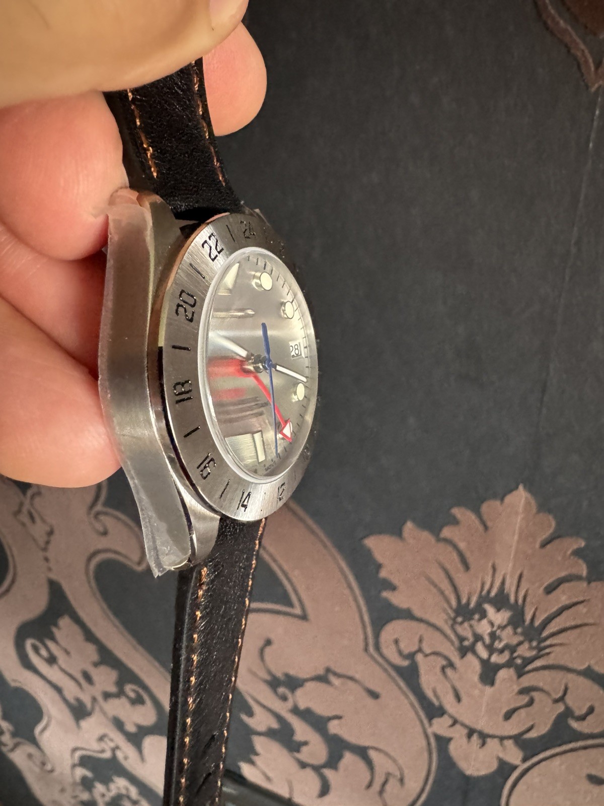 CUSTOM – MOD – GMT watch with S logo and original S NH 34 movement.