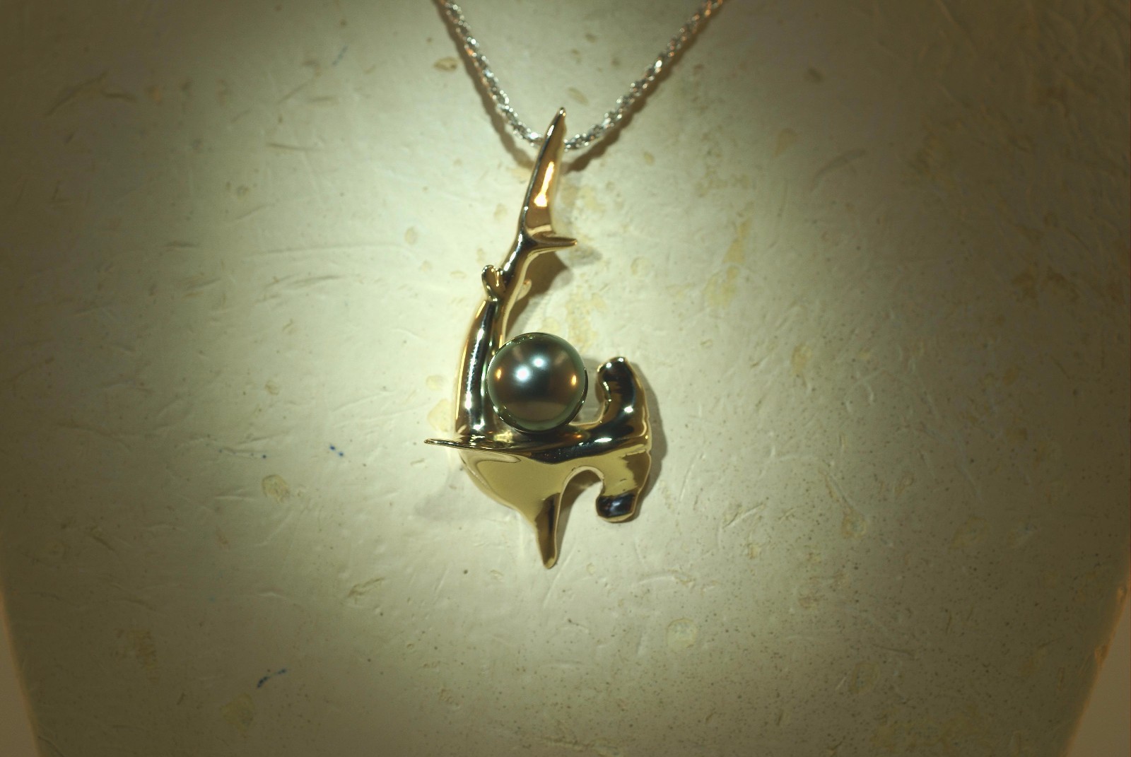 HAWAIIAN 14K YELLOW GOLD 10.1MM TAHITIAN HIGH DETAIL HAMMERHEAD SHARK PENDANT #2