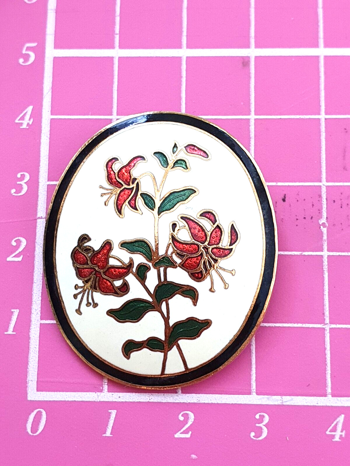 Fish Signed Cream Red Green Enamel Cloisonné Lilly Oval Gold Tone Brooch Pin