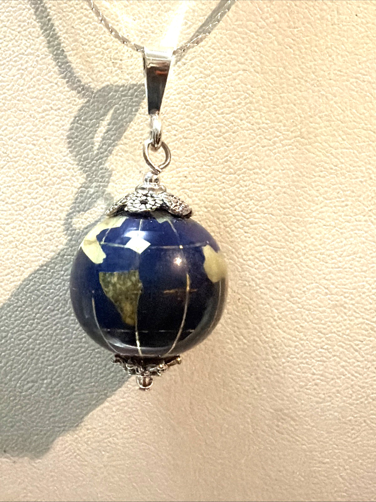 *NEW ITEM-LG. VTG. 20MM LAPIS GEMSTONE INTARSIA WORLD GLOBE NECKLACE .925 SILVER