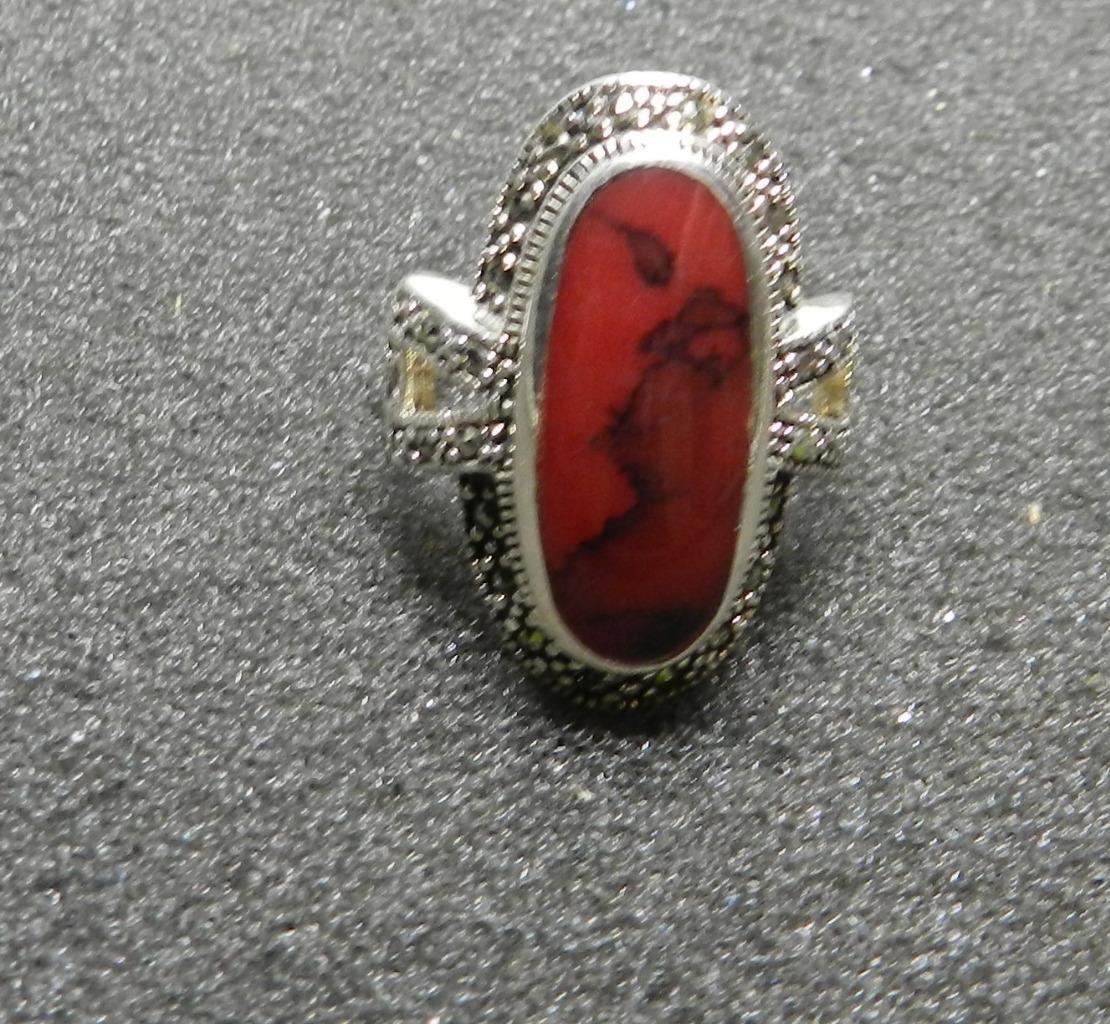 Marked 925 WOMEN’S RING RED JASPER w/ MARCASITE STONES sz-6 Weight-5.7 gr