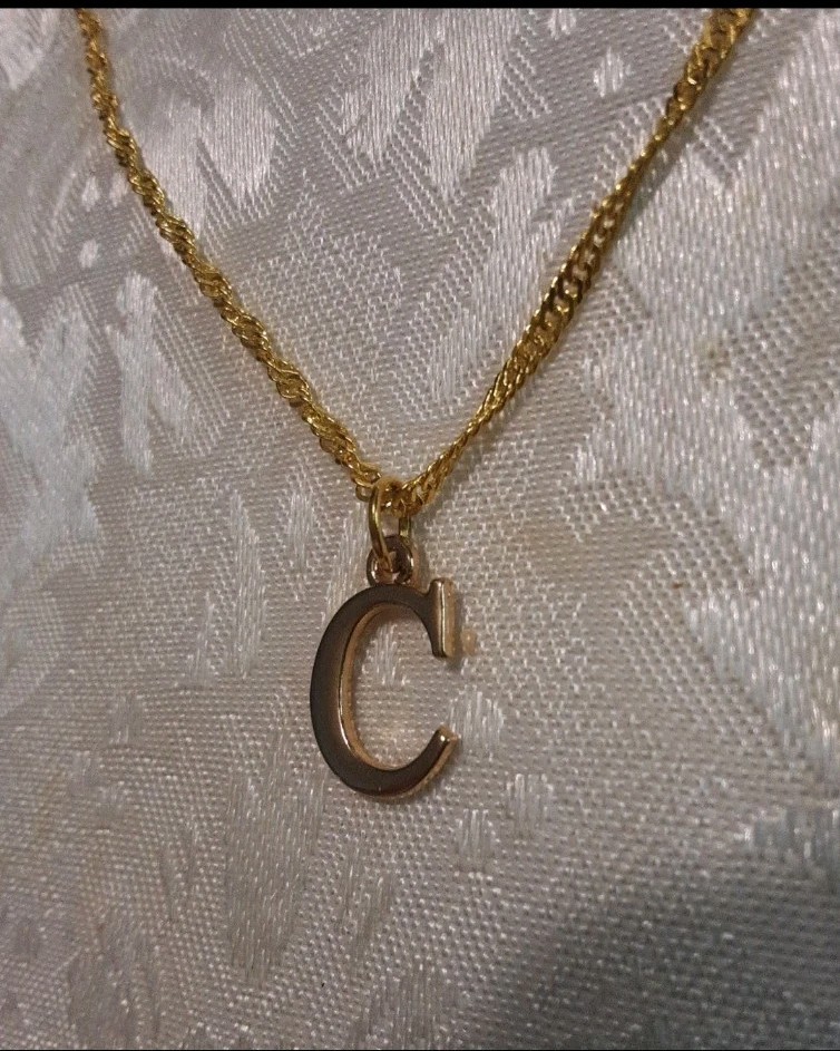 Initial letter ‘C’ pendant necklace