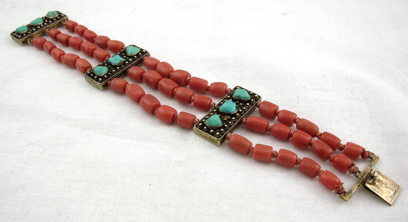 ANTIQUE TIBETAN TURQUOISE RED CORAL AND SILVER BRACELET 19 cm