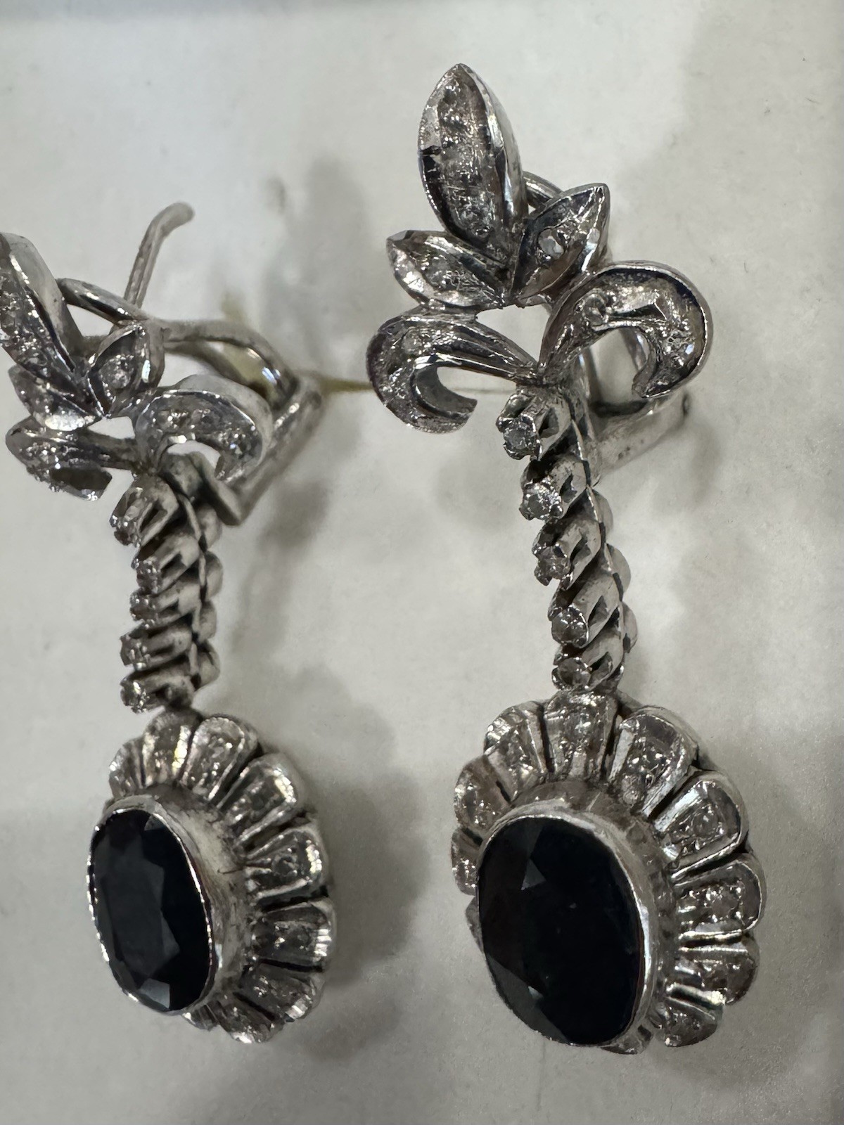 Silver-palladium Earrings Oval Sapphire w. Diamond Omega Back Silver-Blue