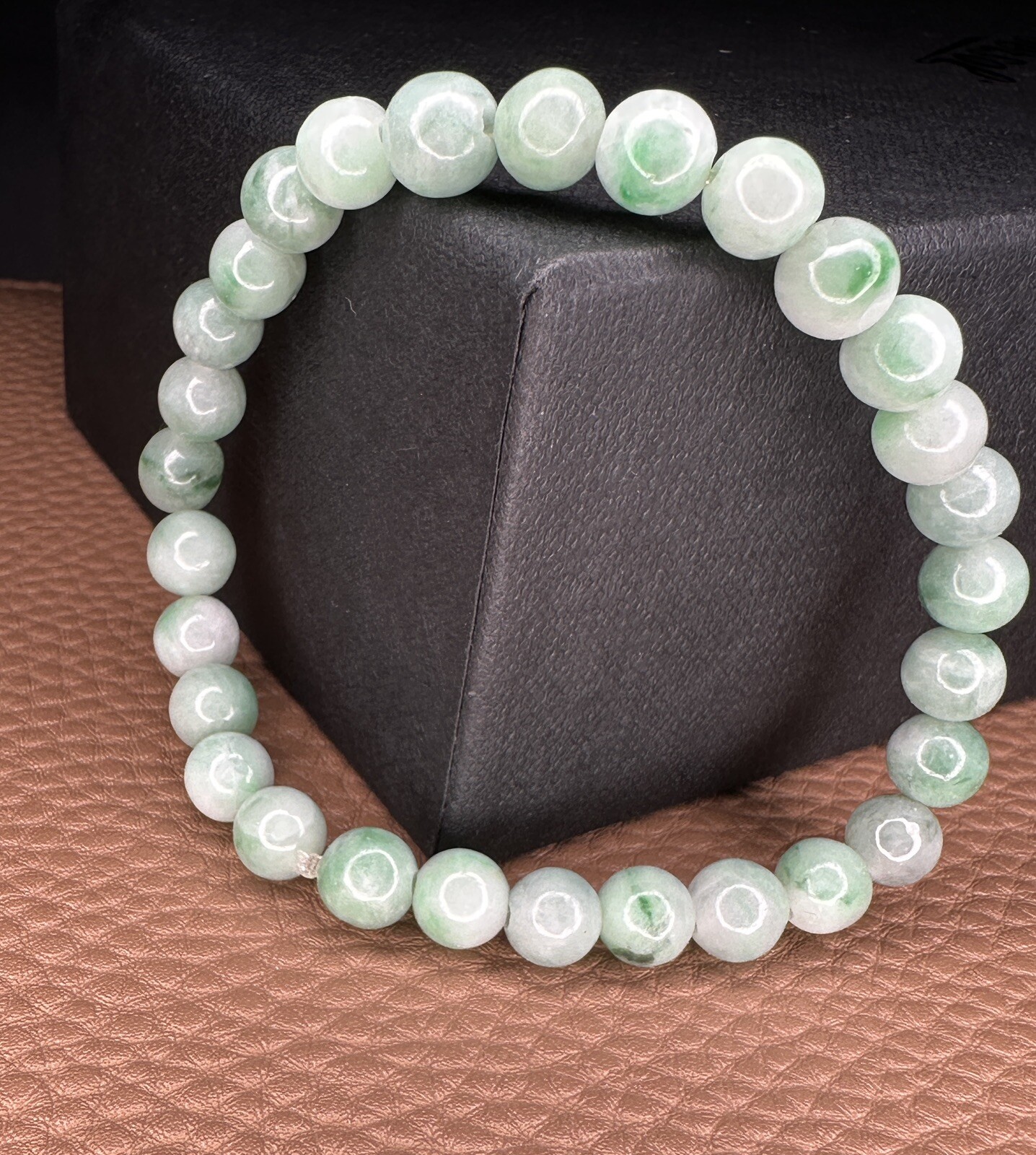 WRIST 6.7IN, STONESIZE 7MM NATURAL PEA GREEN COLOR JADEITE JADE BEADED BRACELET