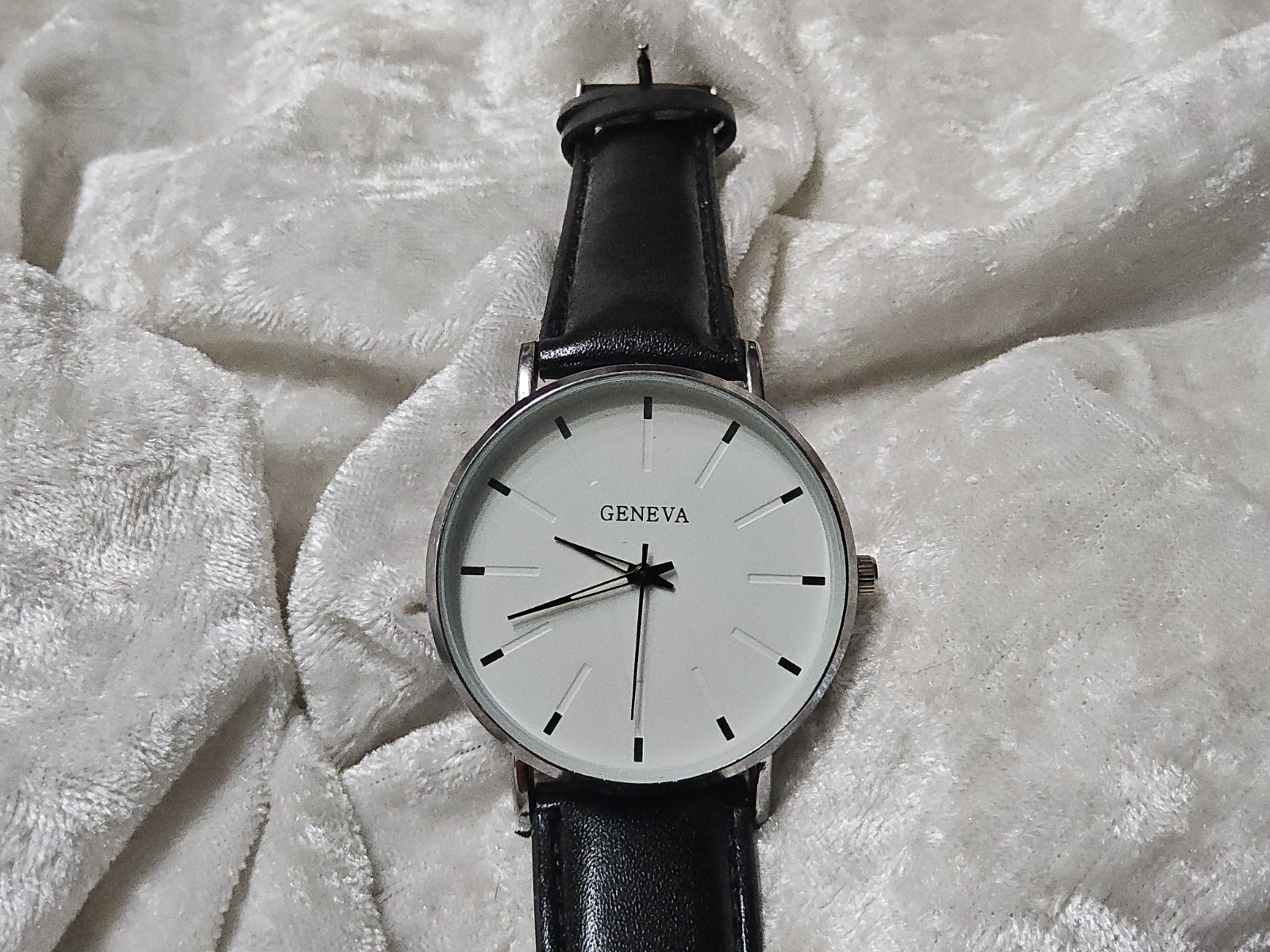 Mens White Face Geneva Analog Numberless Black Leather Watch