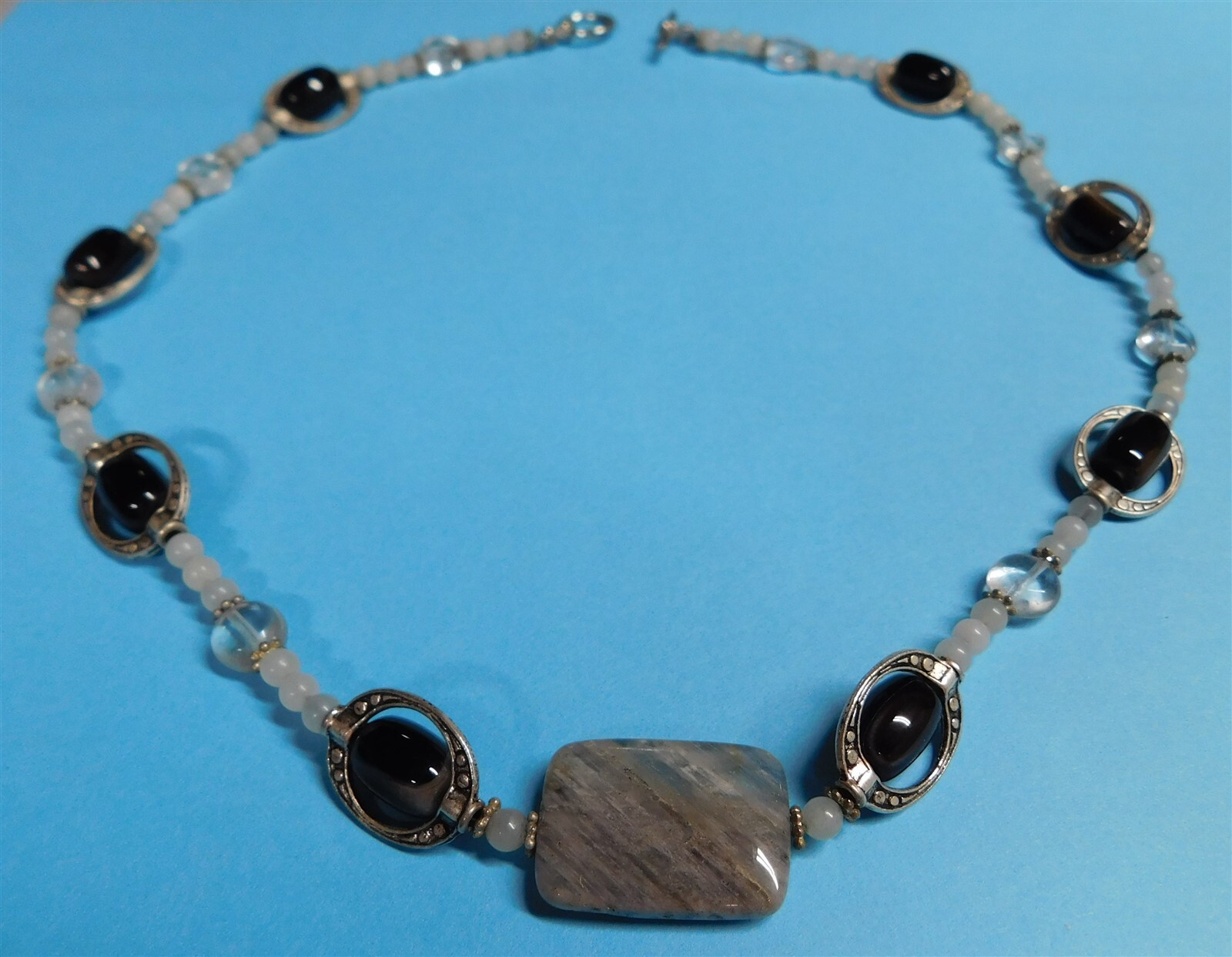 Vintage Polished Stones & Bead Necklace 19 & 1/2 Inches Long