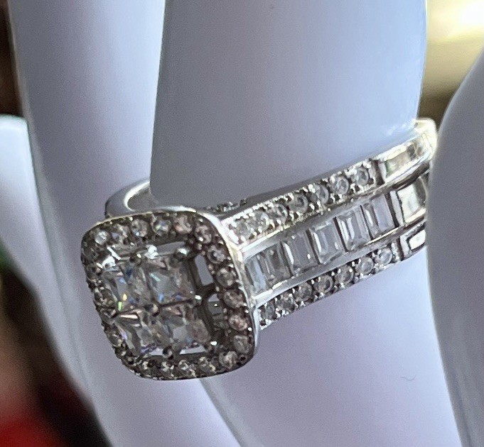Sterling Silver Fuzion Creations Ring with Clear CZ Size 7