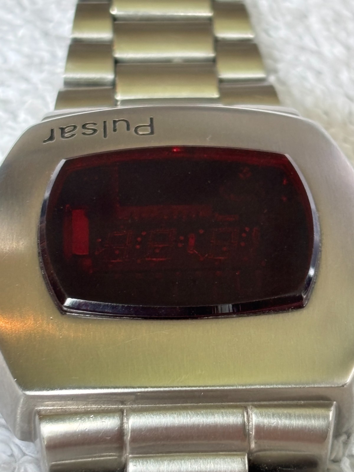 Pulsar P3 LED working perfectly and bright crystal is perfect