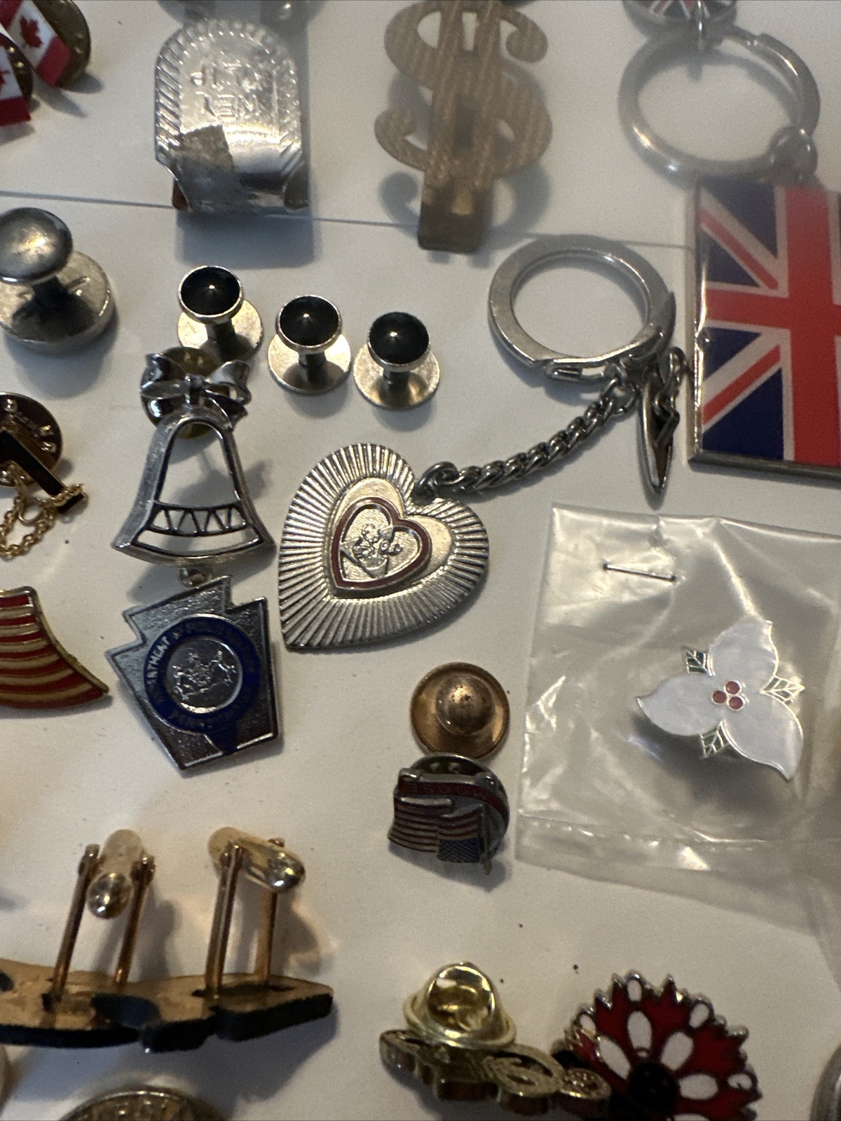 Vintage Men’s Junk Drawer Lot Cuff Links Pins Ring Money Clips #D339 60 PCS