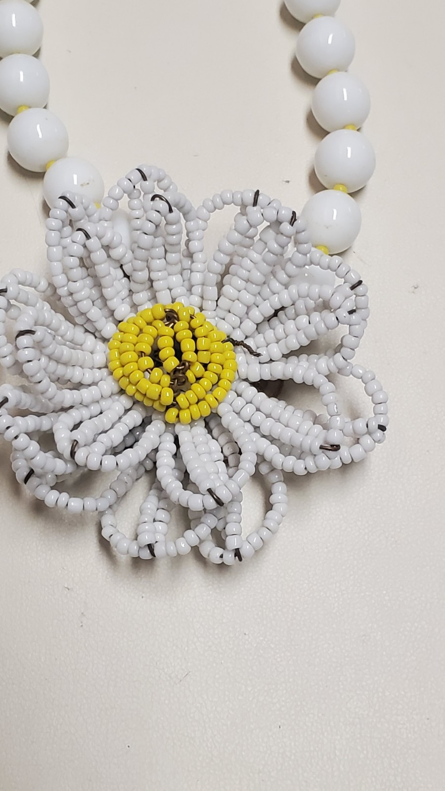 1970’s Miriam Haskell White Daisy Seed Bead Necklace With Side Clasp/tag