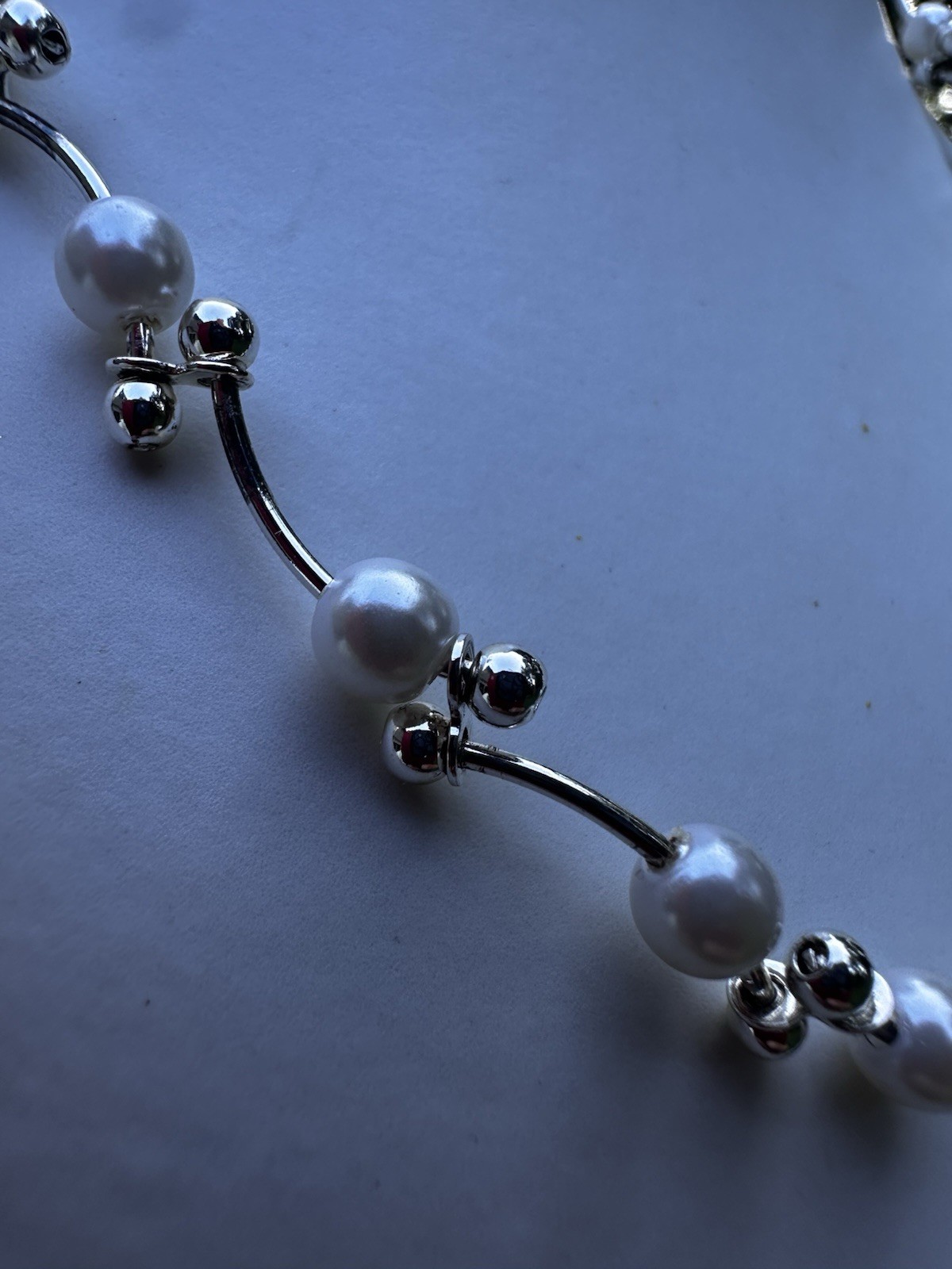 Elegant Twisted Faux Pearl Necklace with Silver-Tone Finish