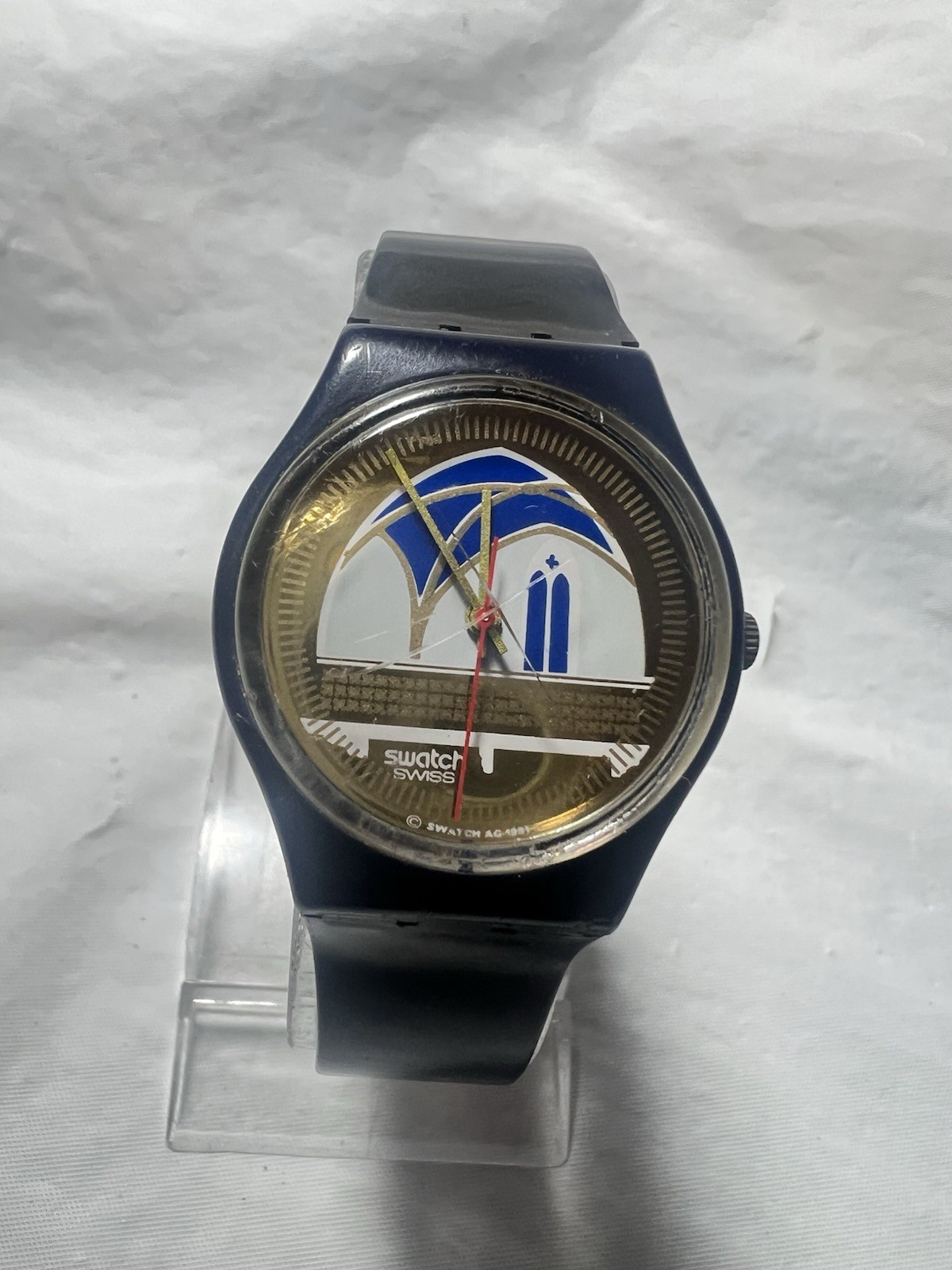Swatch(Black Stage)GN120,Gold Tone And Blue & White Graphic Monuments,33mm Case