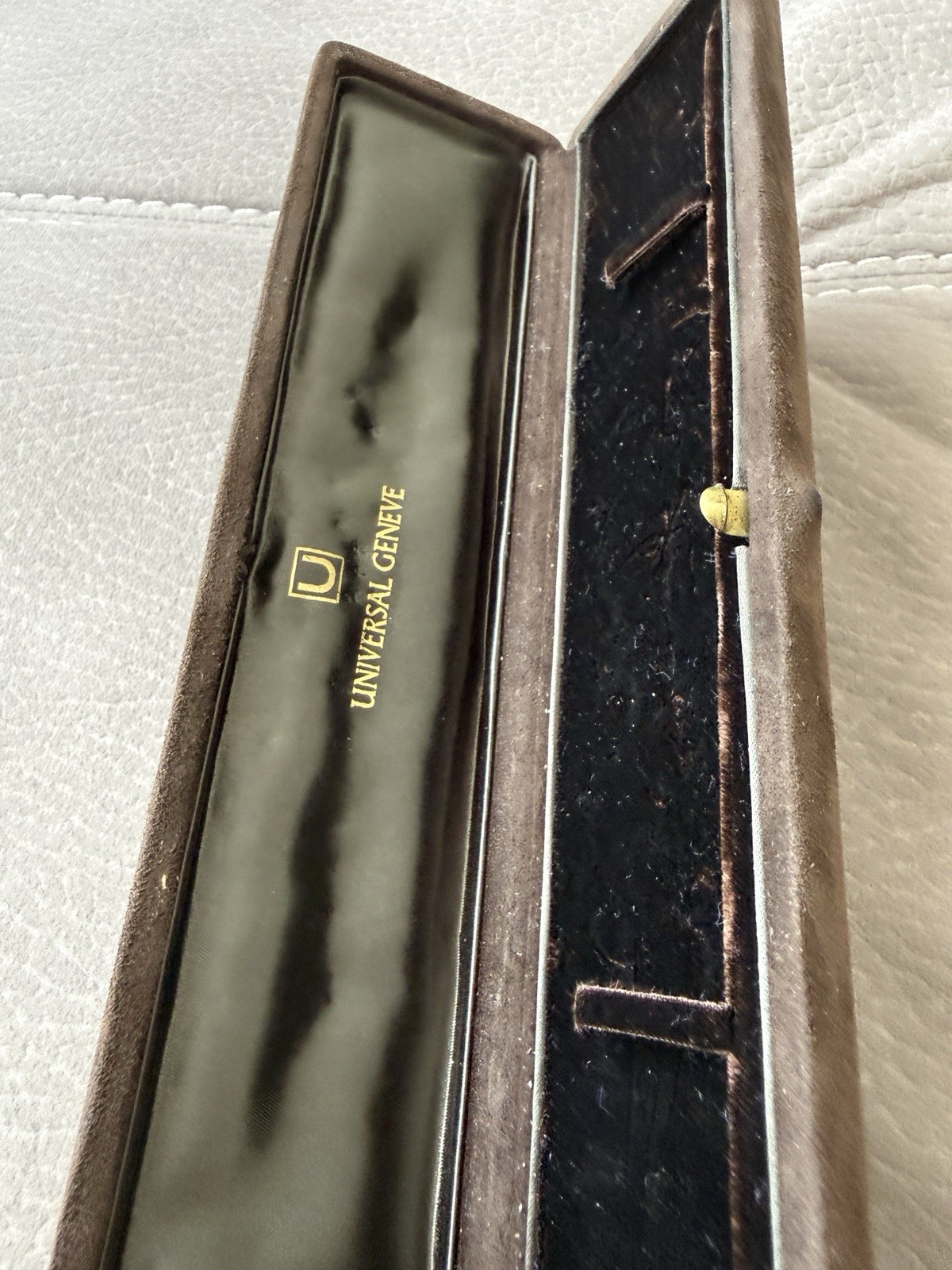VINTAGE WATCH BOX UNIVERSAL GENEVE VERY RARE WATCH BOX UNIVERSAL GENEVE
