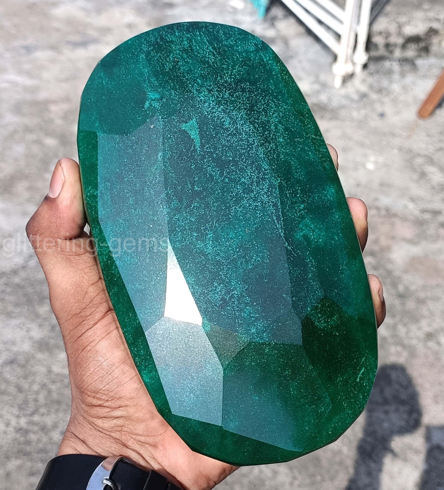 Massive 10,000 Ct Natural Emerald 2 kg Oval IGL Certified Gemstone 180×105 MM “D