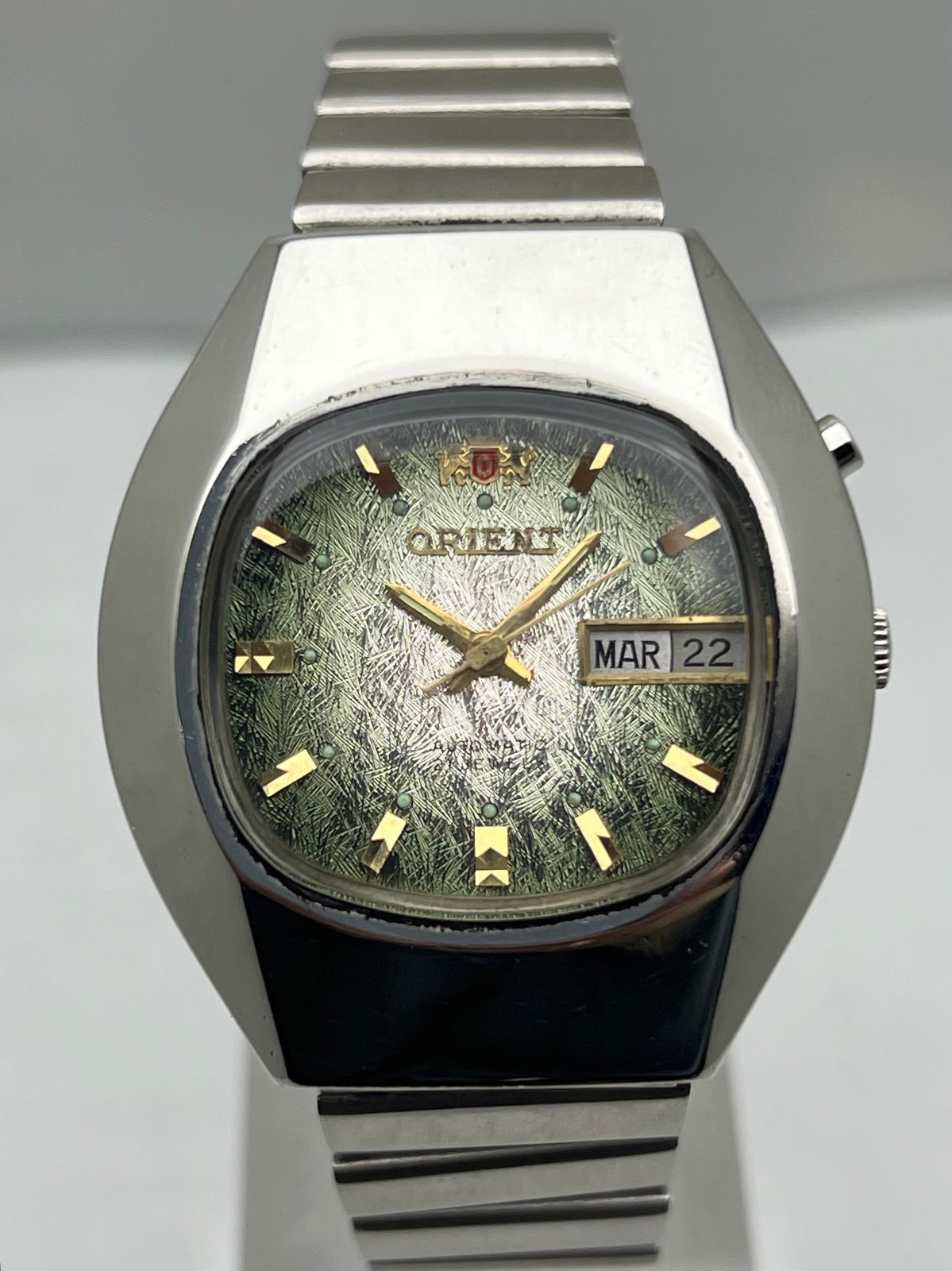 Beautiful Orient Automatic Multi Color Dial Day/Date 21J Japan Men’s Watch