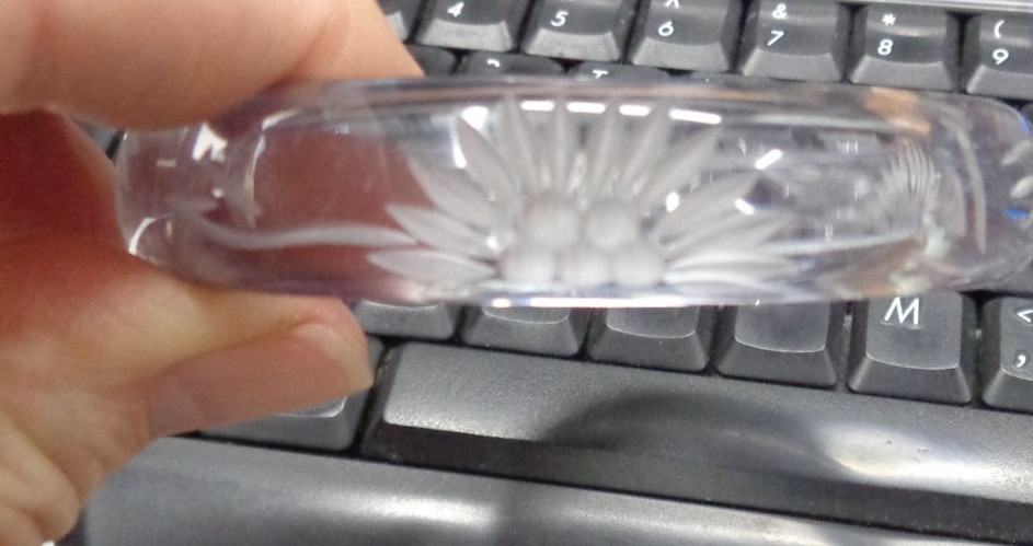 Vtg Estate Jewelry ~ CLEAR Plastic Resin CARVED Sunflower Design Bangle Bracelet
