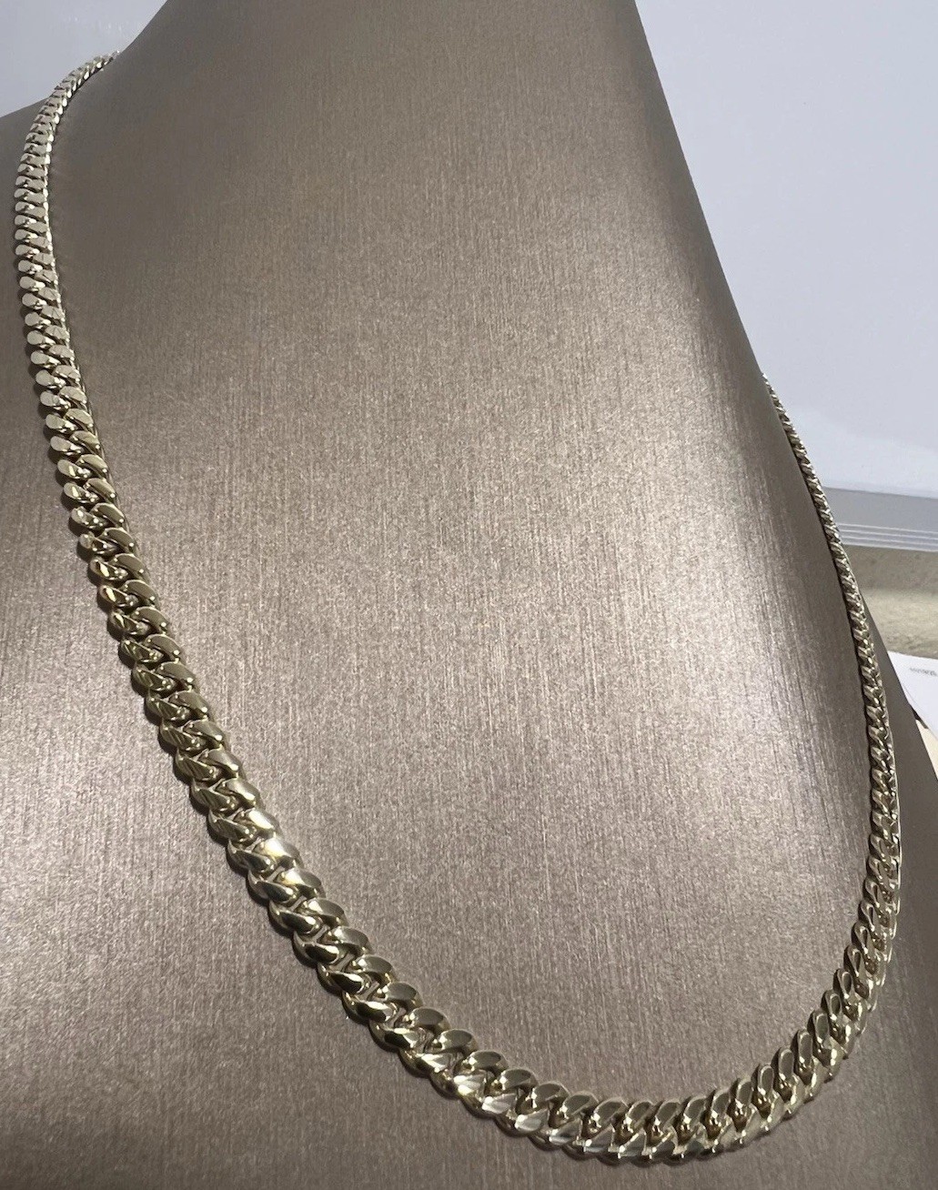 Men’s Solid 14k Yellow Gold Miami Cuban Link Chain 5mm Necklace 20” Approx. 39G.