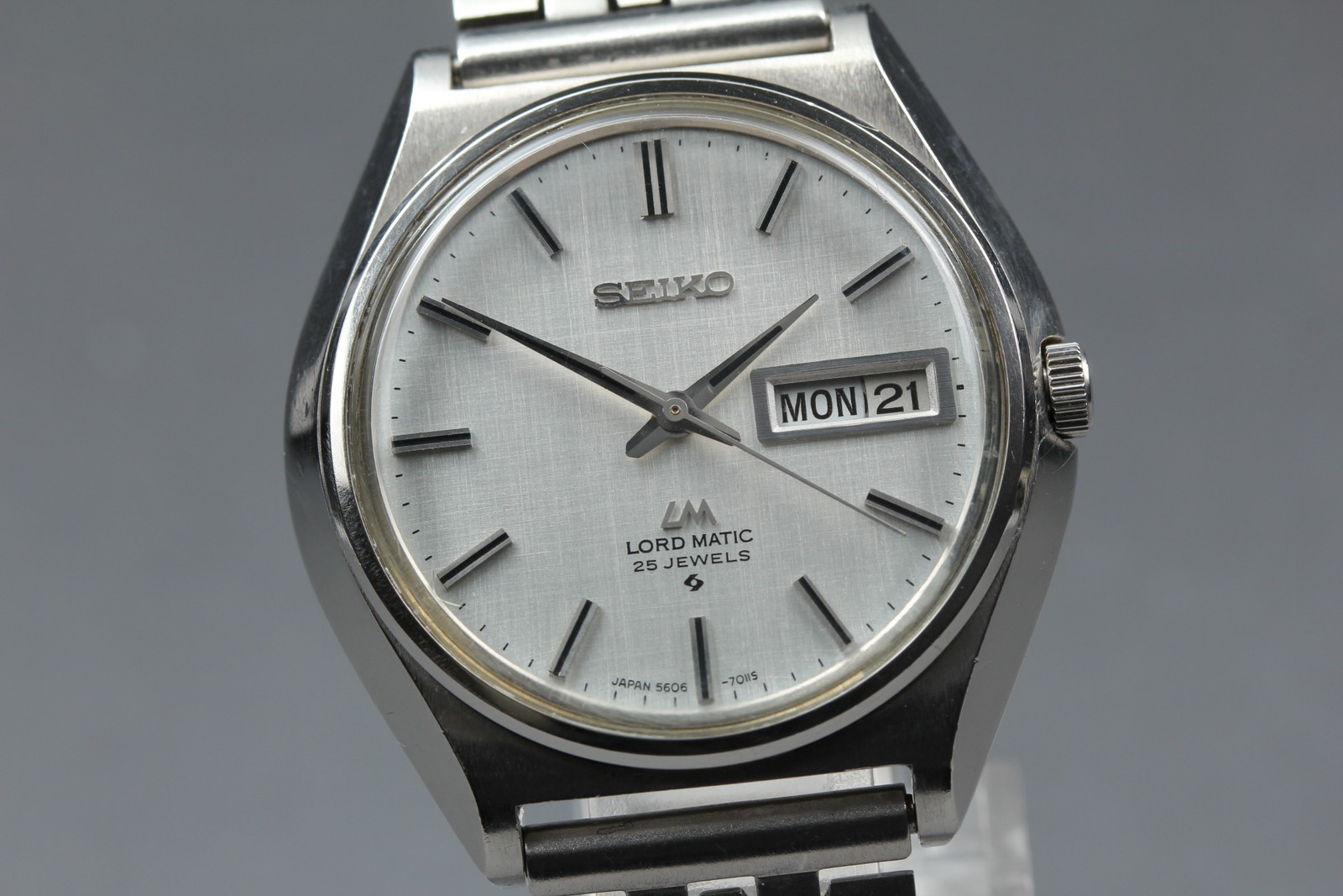 Vintage 【Exc+5 】 Seiko Lord Matic 5606-7010 Day Date Silver AT Men’s Watch Japan