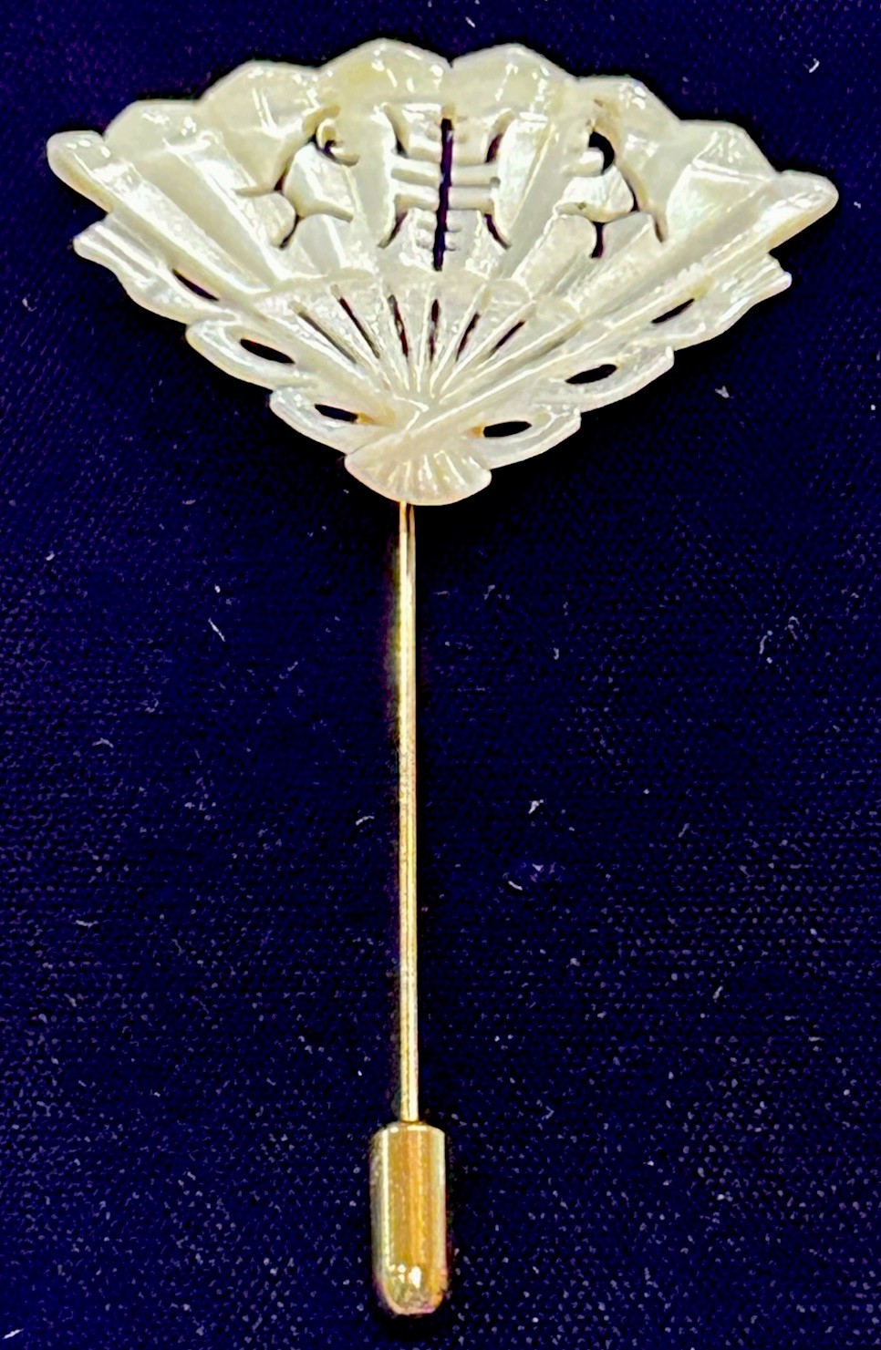 Vintage Hand Carved MOP Mother of Pearl Asian Fan Brooch Iridescent Pin 3.5”