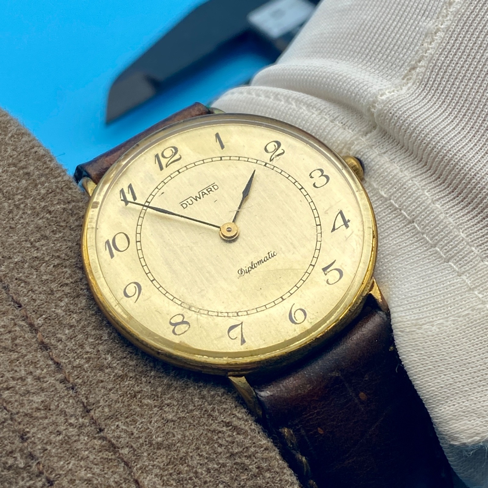 VINTAGE DUWARD DIPLOMATIC MANUAL WIND MEN’S WATCH SWISS GOLD PLATED RARE 1960´s