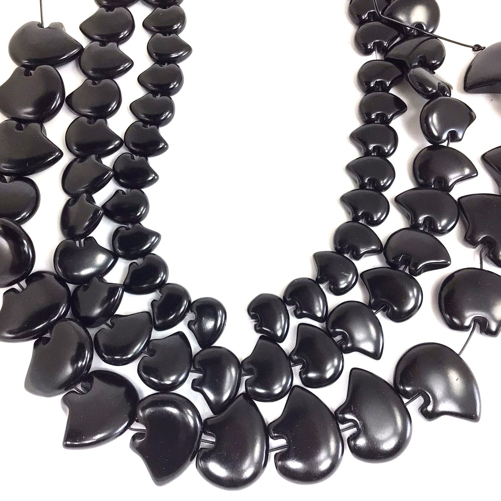 Black Zuni Bear Fetish Gemstones Howlite Magnesite Turquoise Beads 15″ Strand