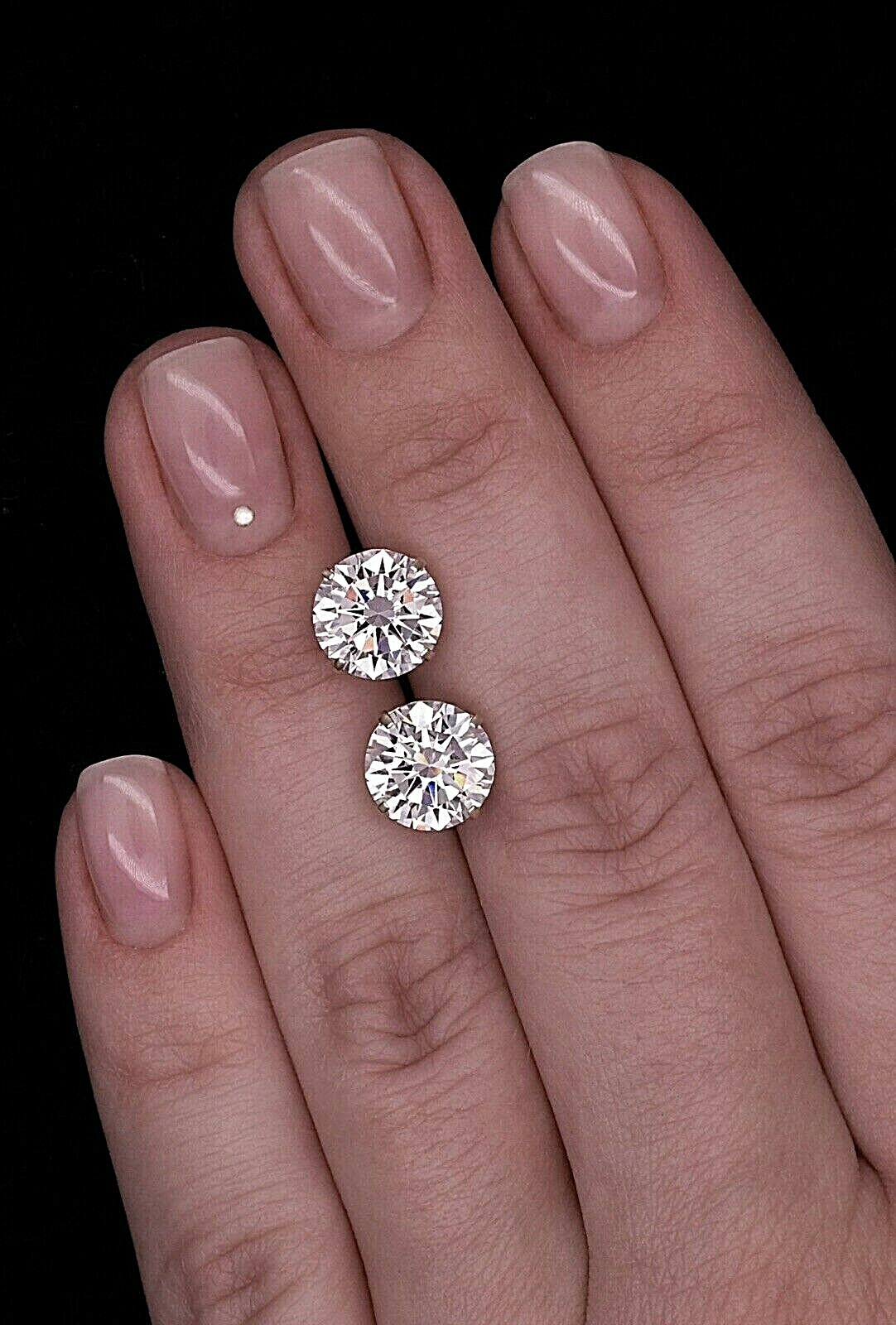 4 Ct Round Cut VVS1/D Certified Real Moissanite Stud Earrings 14k White Gold 8mm