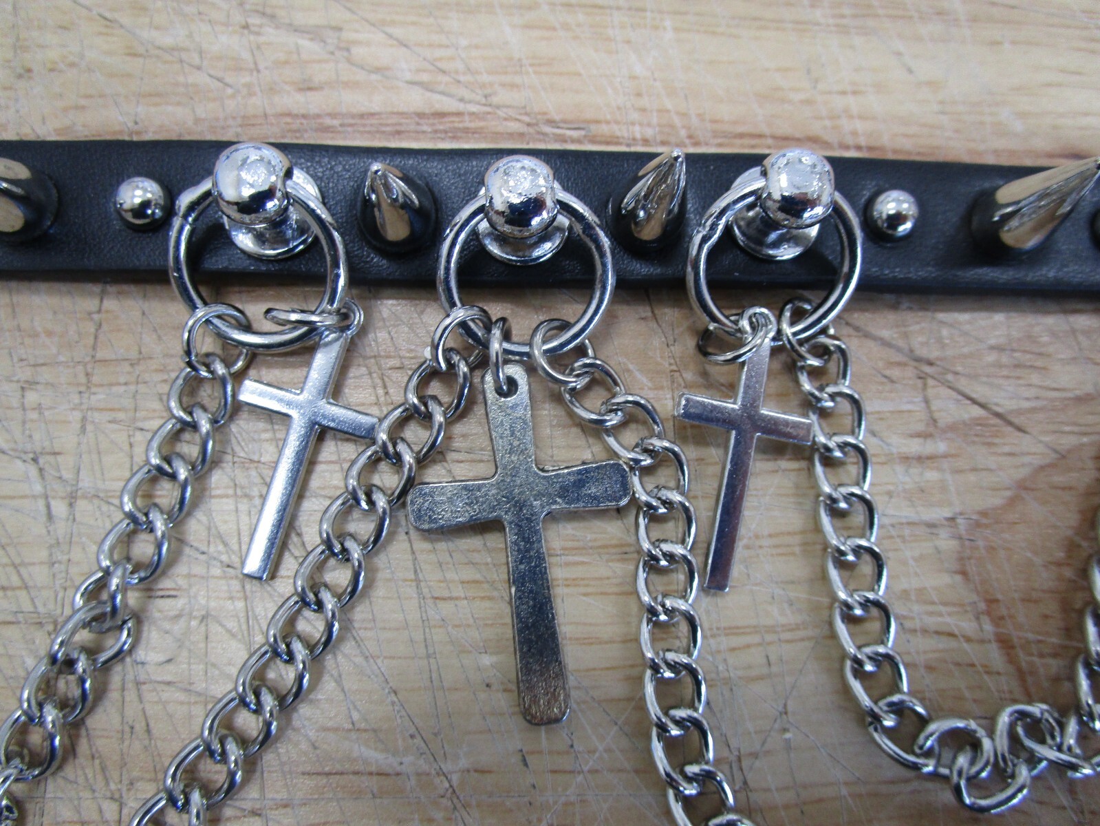 Hot Topic Spiked neck Choker 6 Spikes & 3 CROSSES 16″ Rock Gothic Punk Vintage
