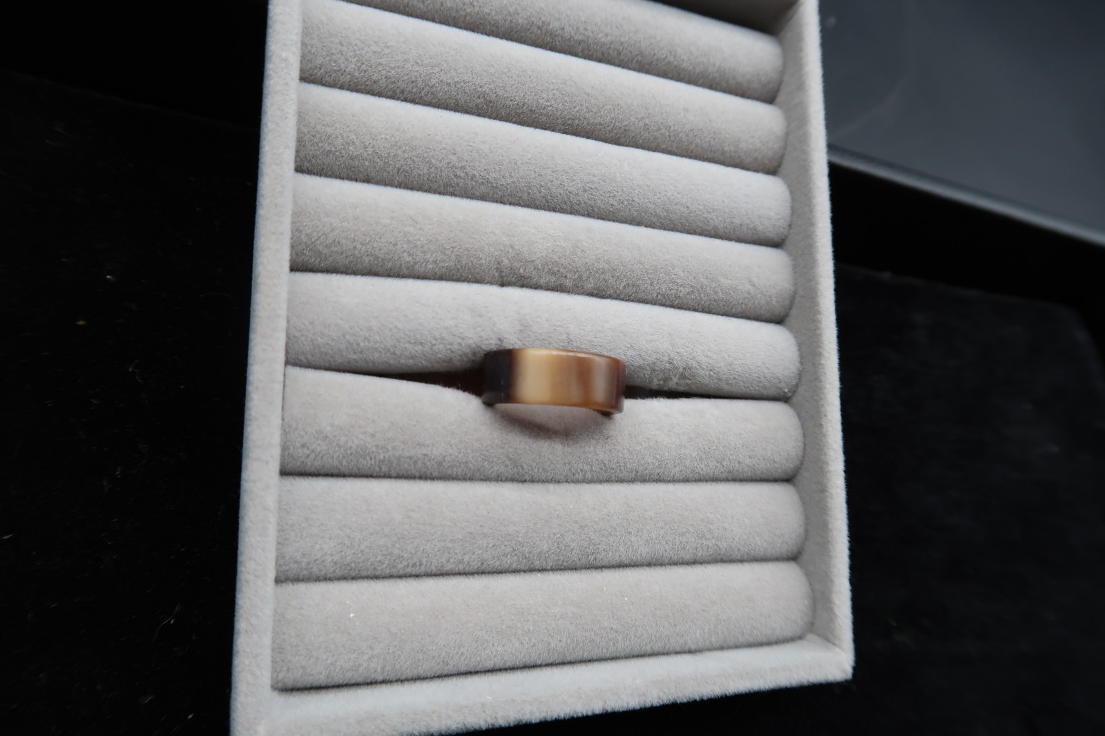 Vtg Brown & Cream Tortoise Shell Ring Lucite Plastic Resin Size 6